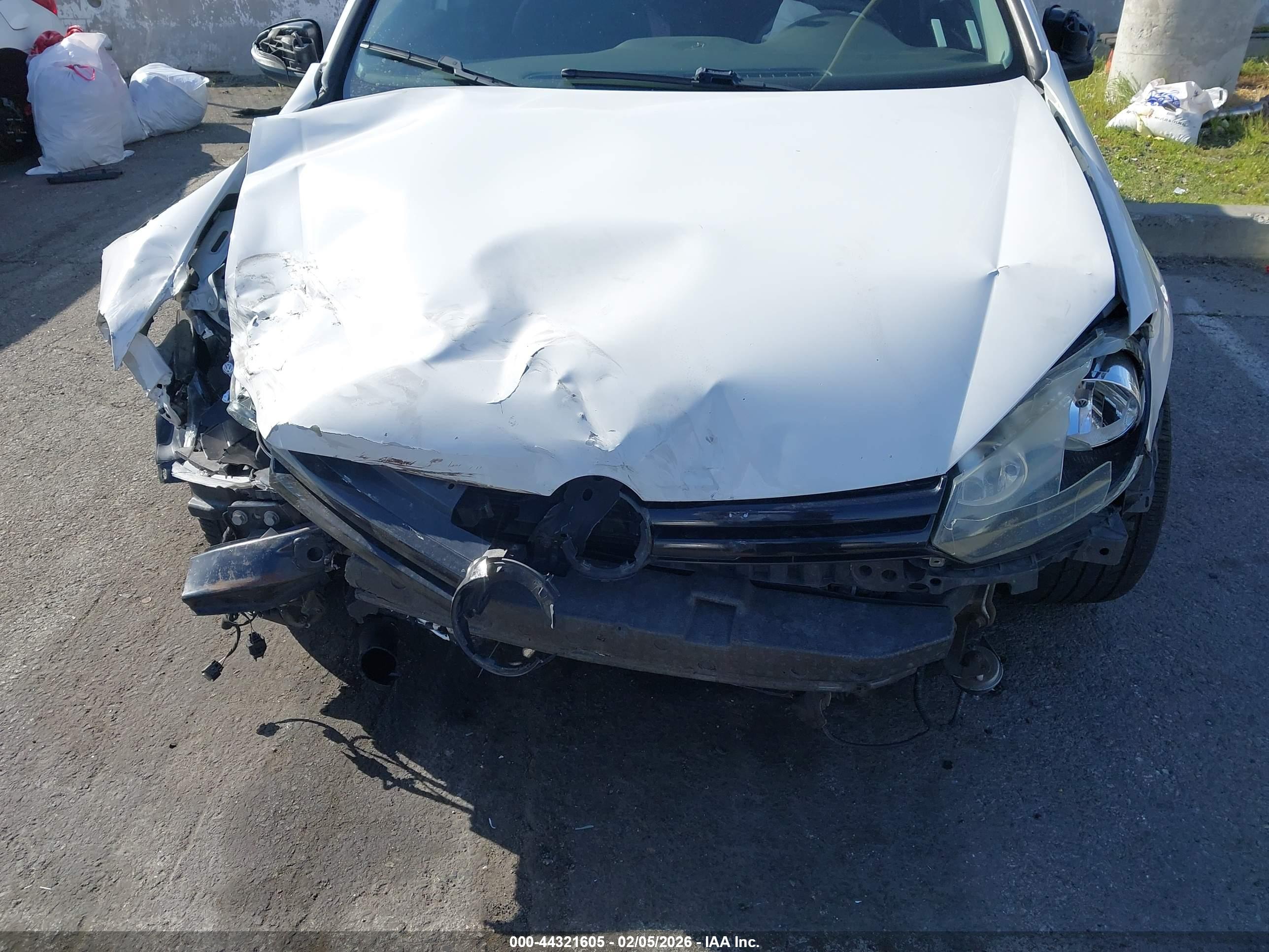 VOLKSWAGEN GOLF image 6