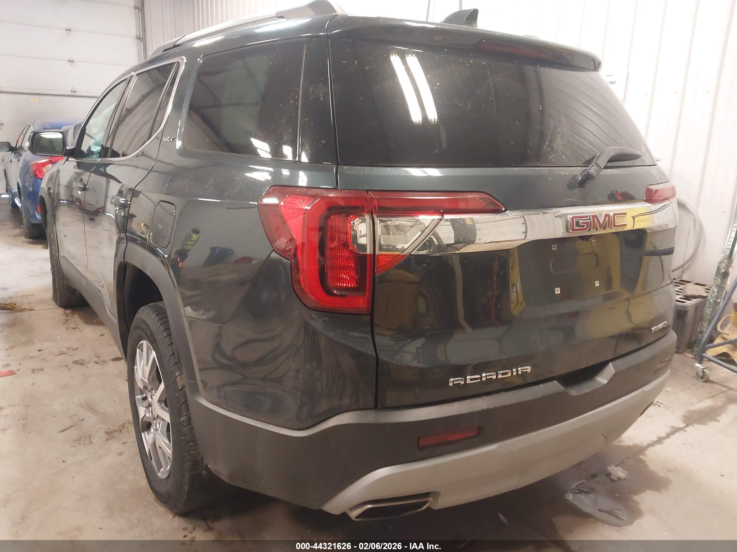 GMC ACADIA image 3