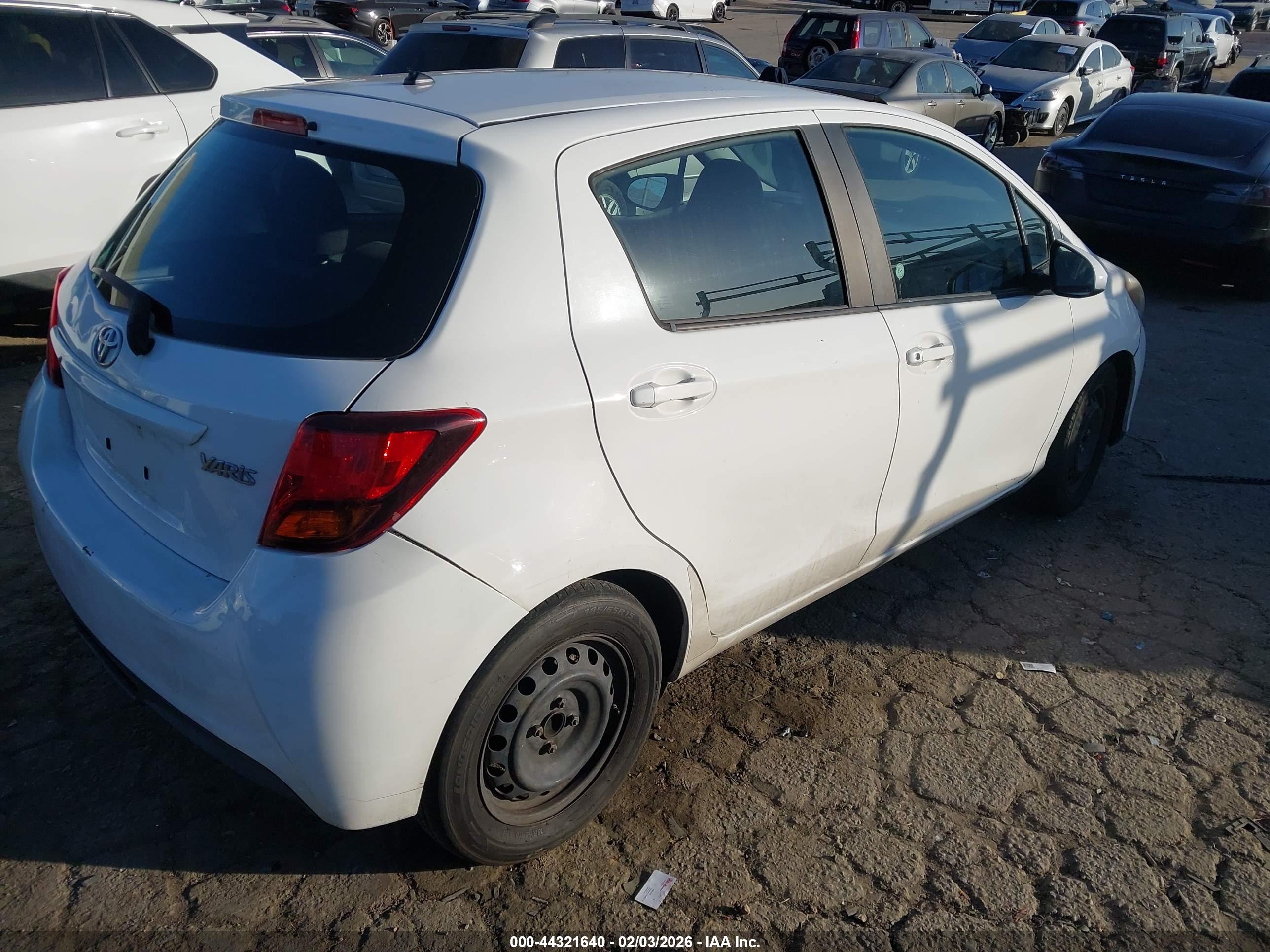 TOYOTA YARIS image 4