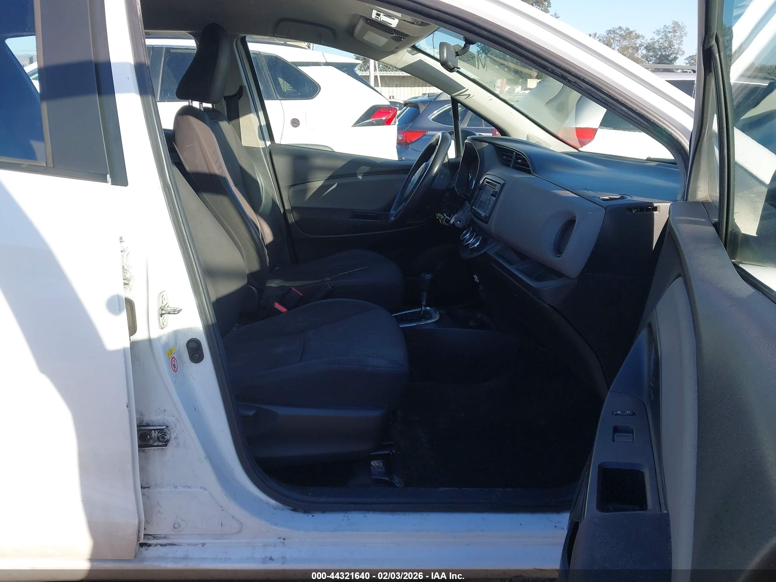 TOYOTA YARIS image 5