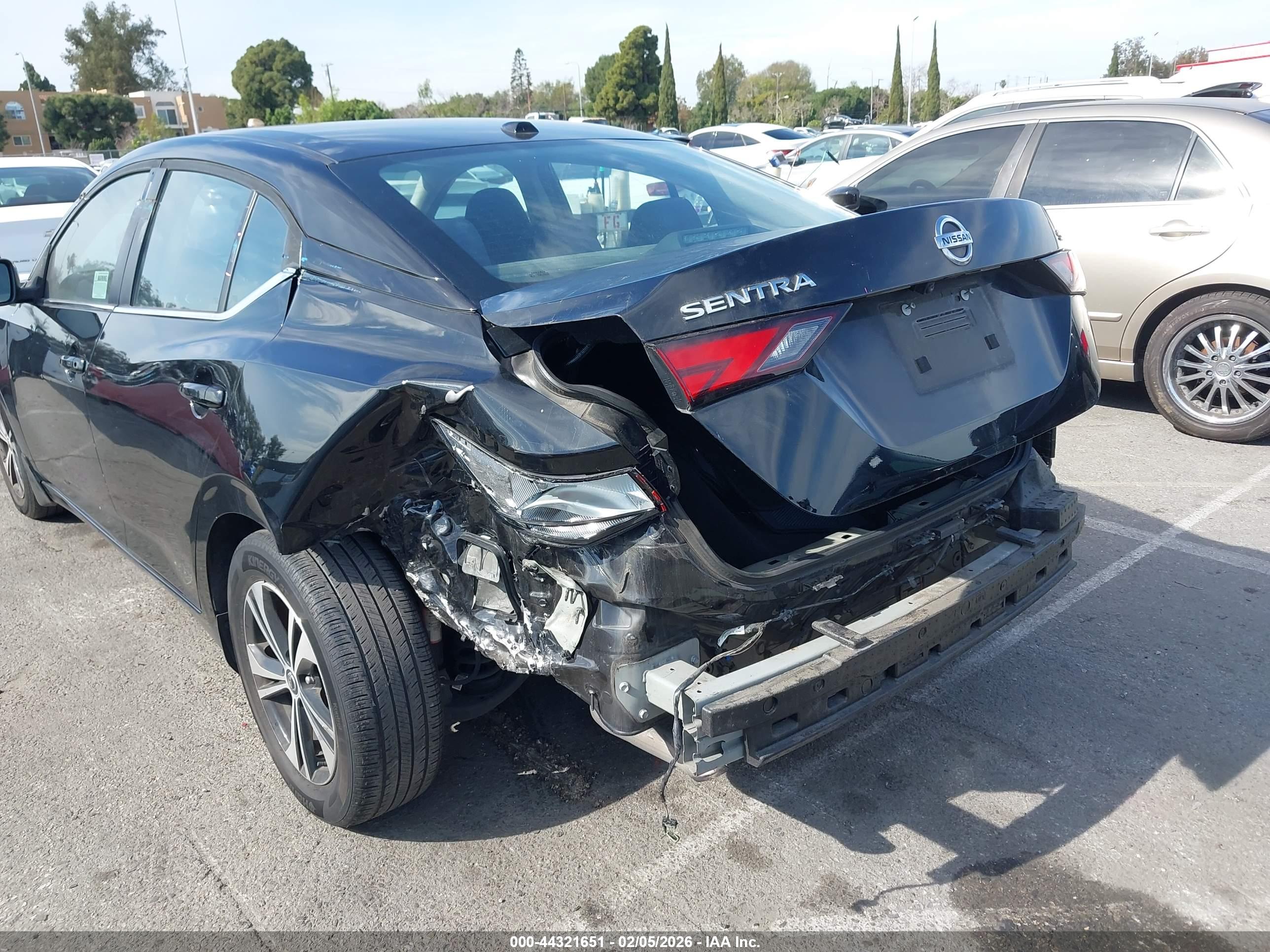 NISSAN SENTRA image 6