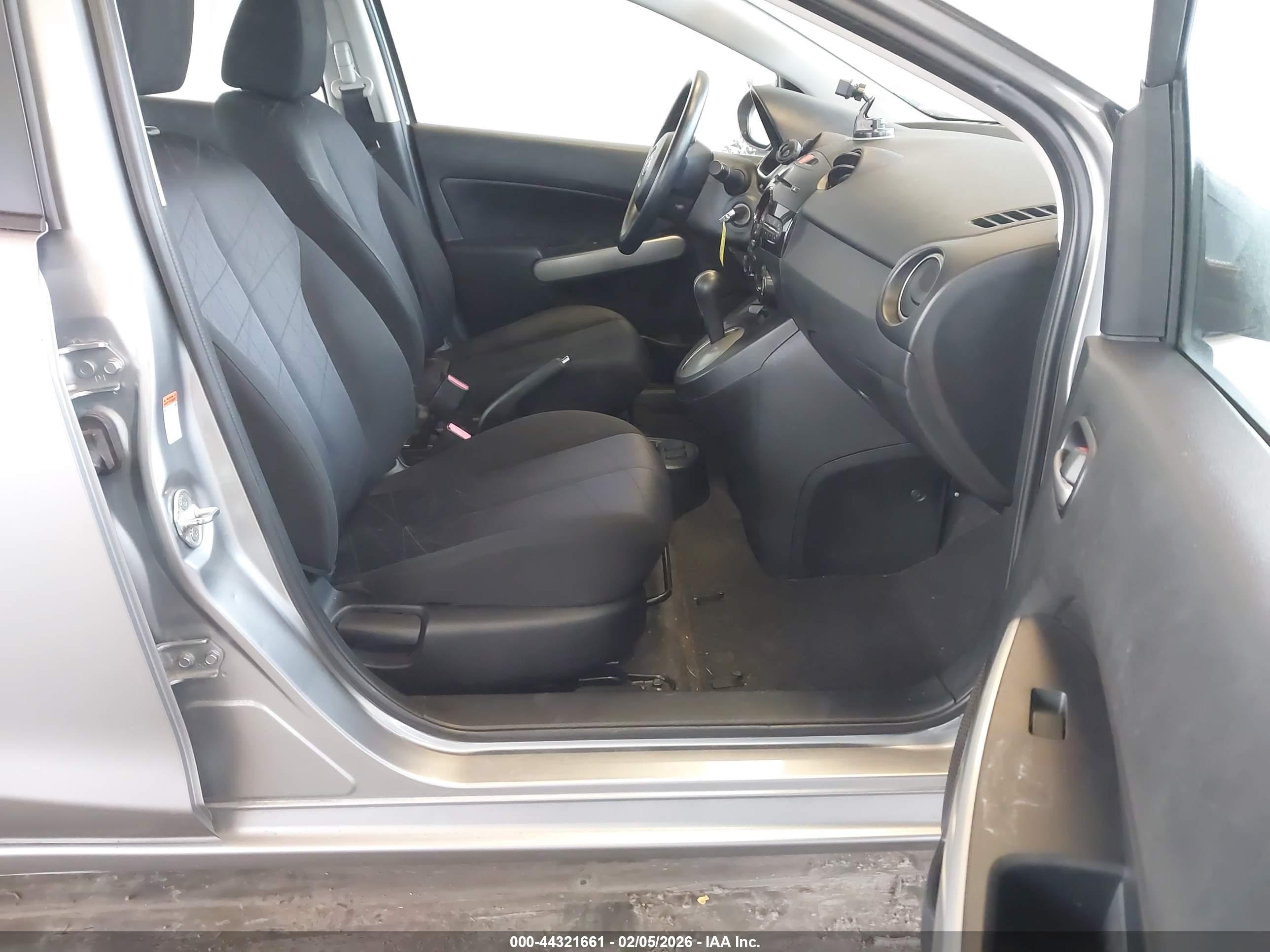 MAZDA MAZDA2 image 5