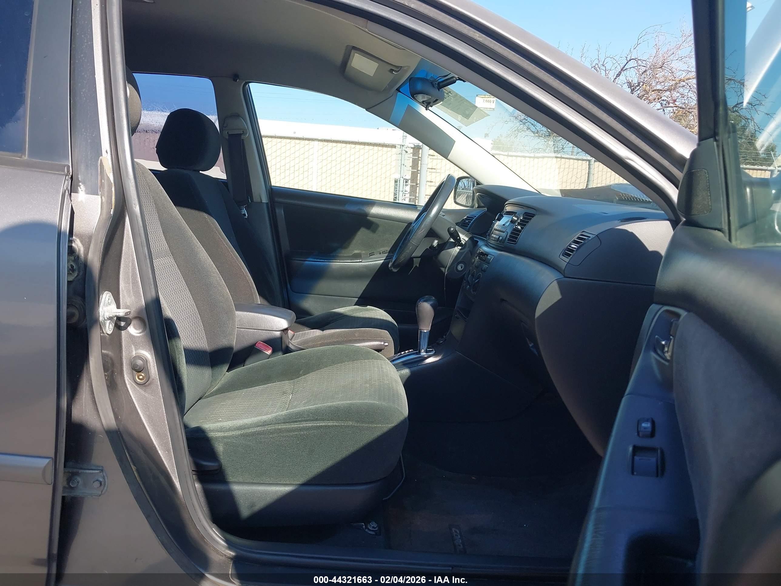 TOYOTA COROLLA image 5