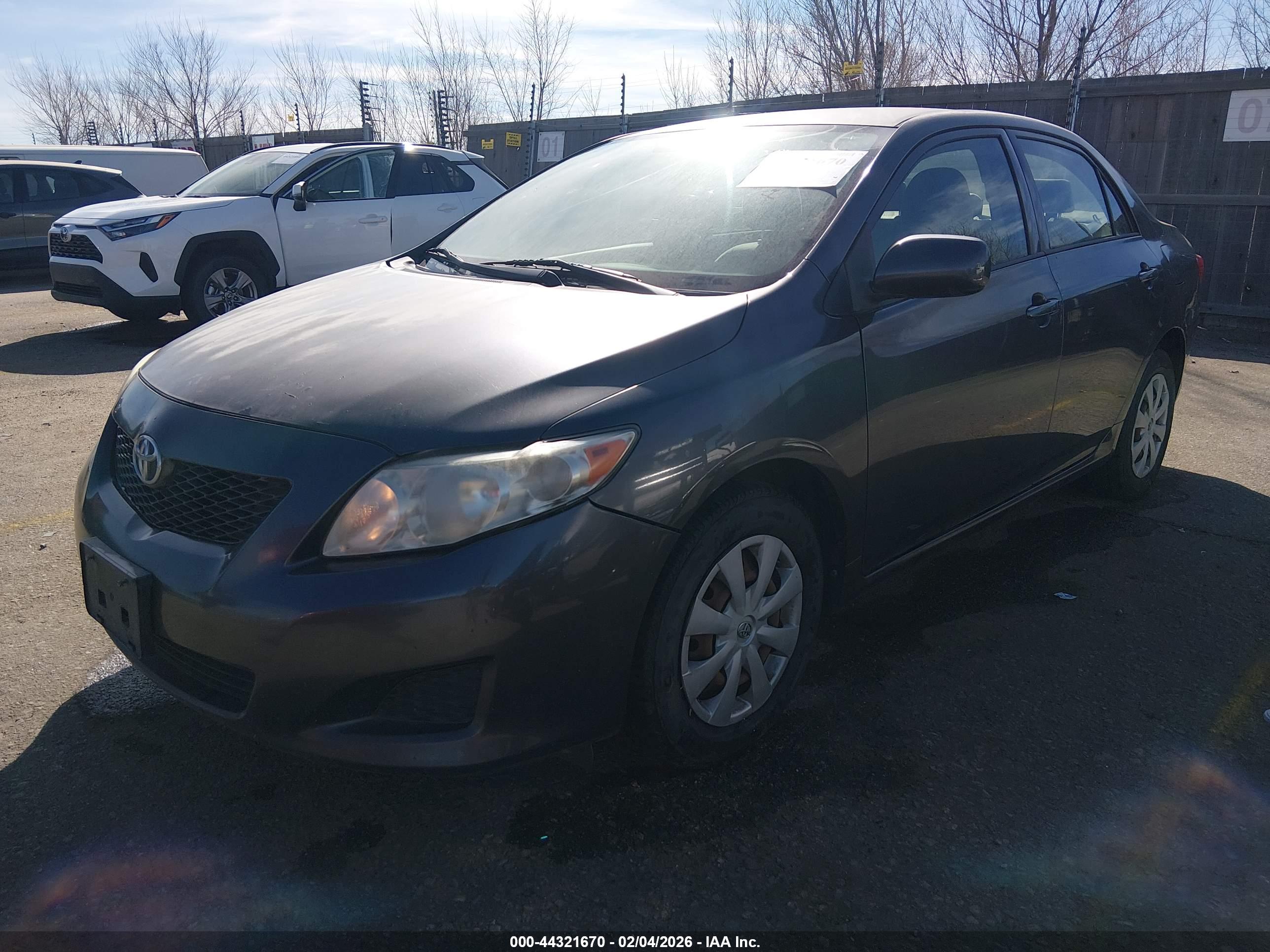 TOYOTA COROLLA image 2