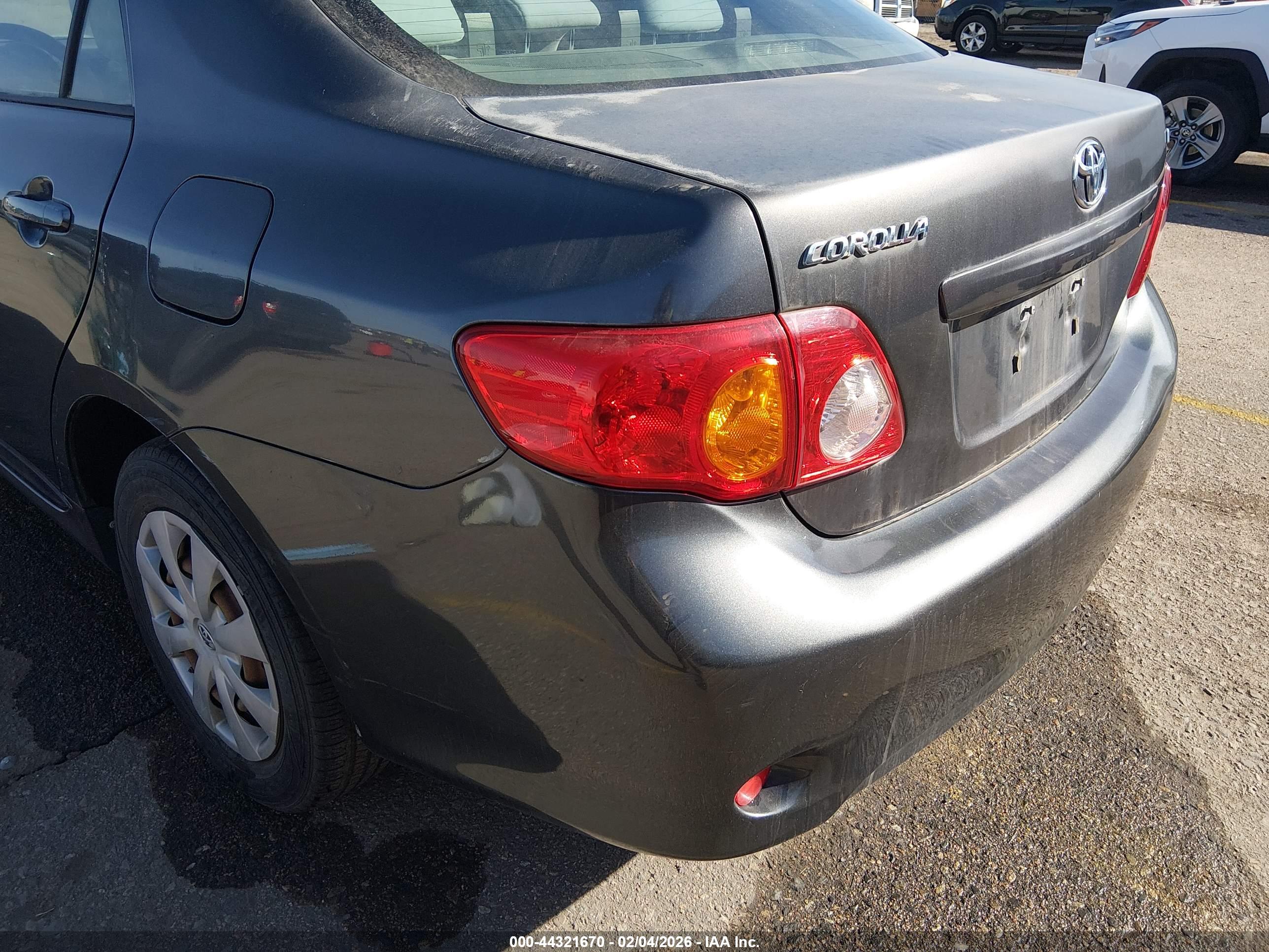 TOYOTA COROLLA image 6