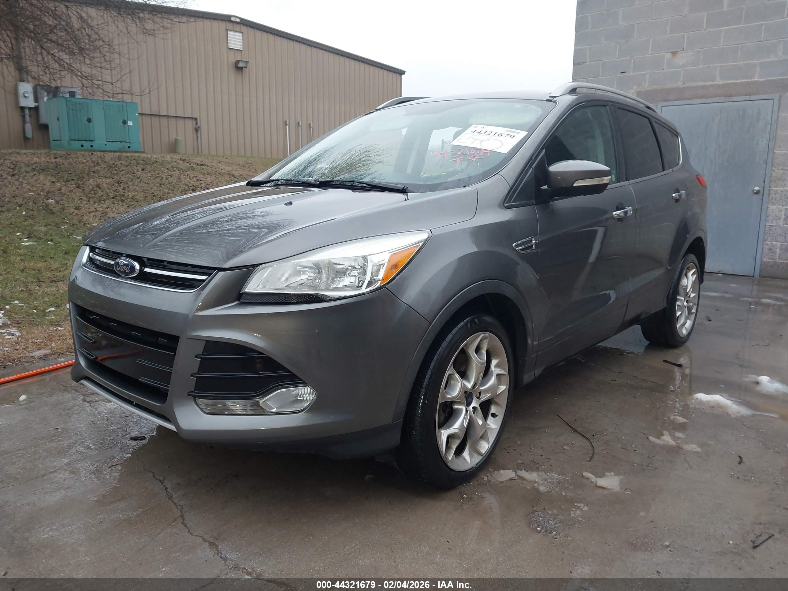 FORD ESCAPE image 2