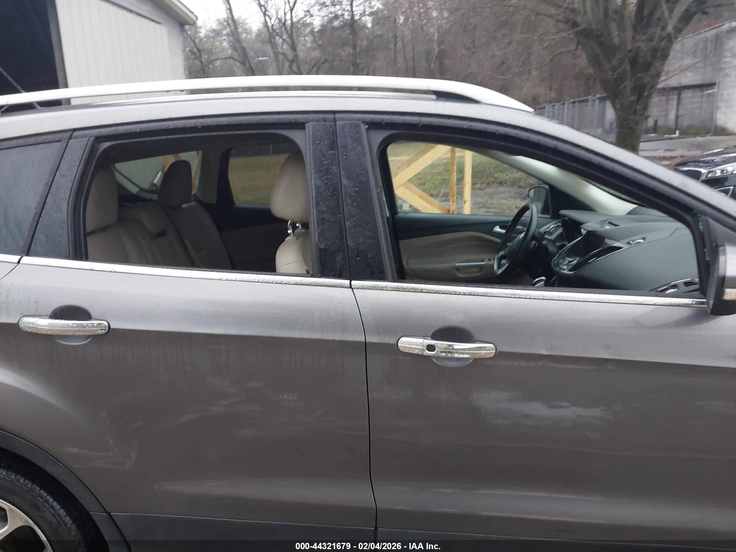 FORD ESCAPE image 6