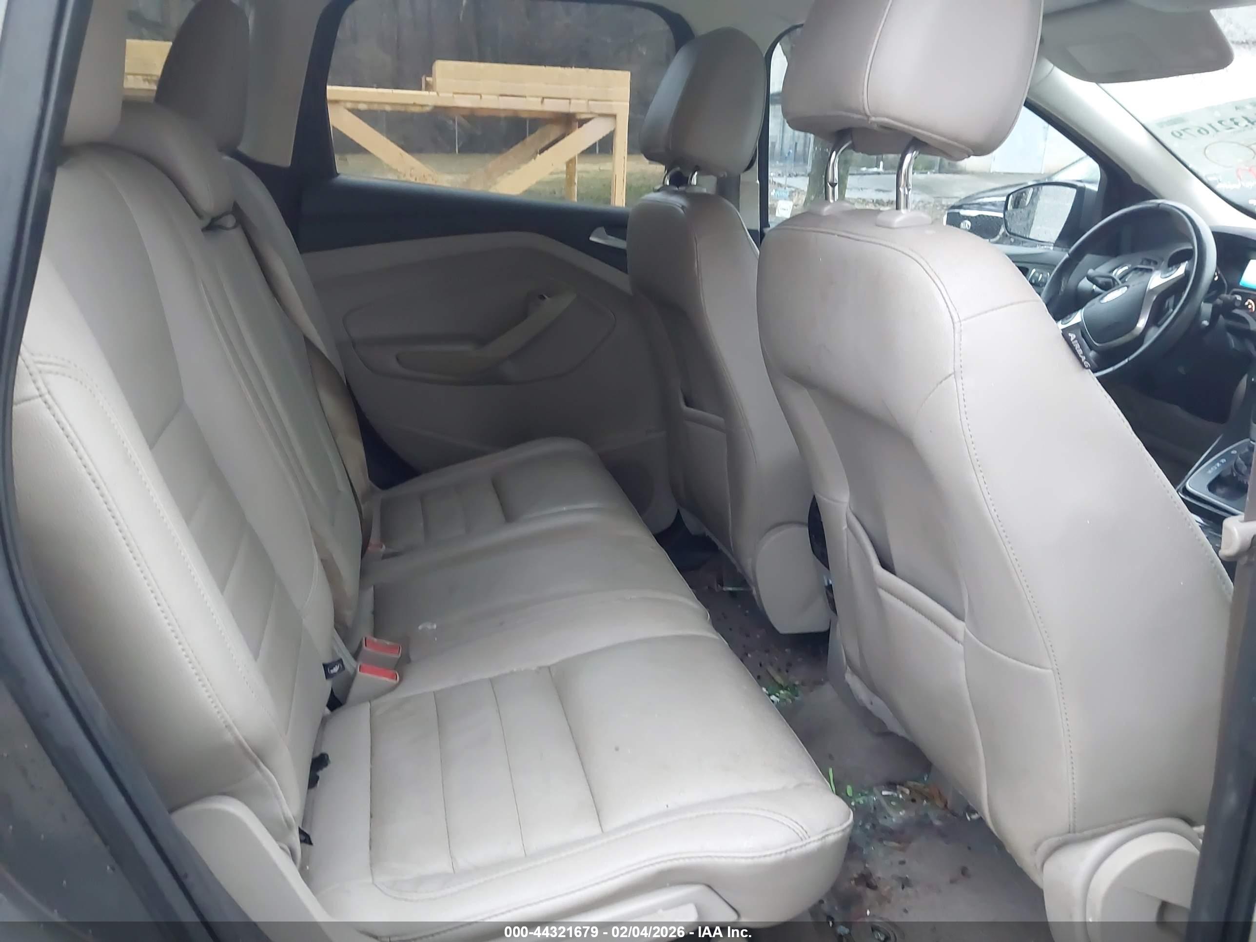 FORD ESCAPE image 8