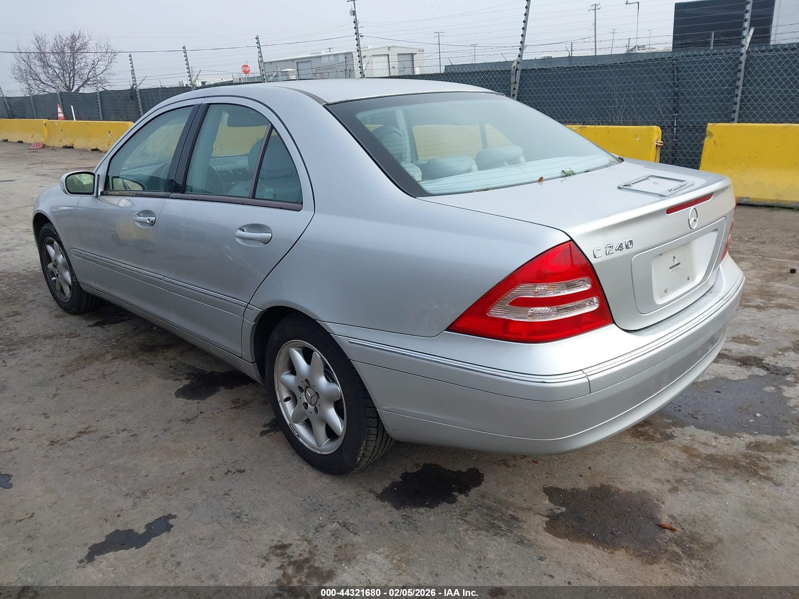 MERCEDES-BENZ C image 3