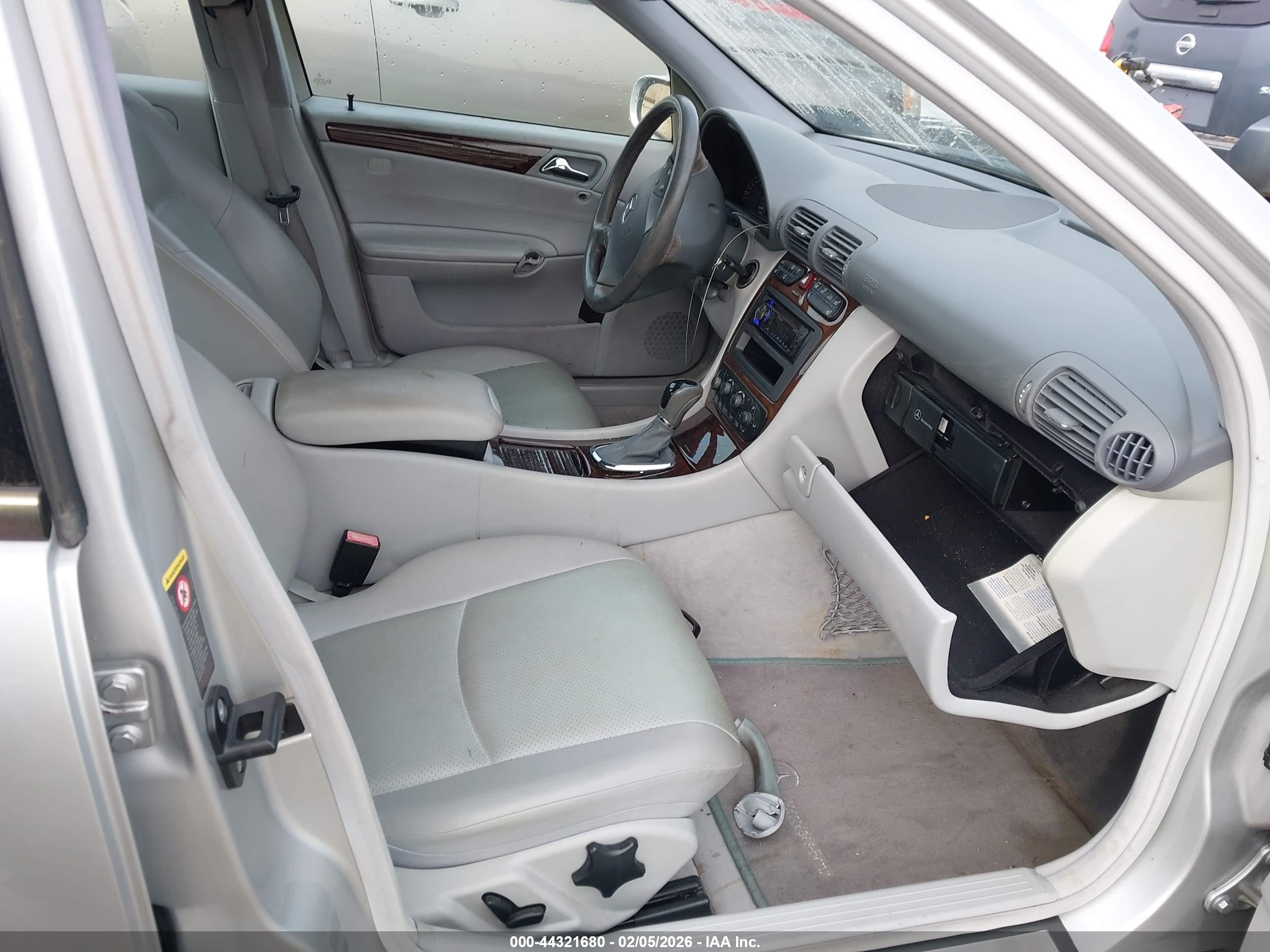 MERCEDES-BENZ C image 5