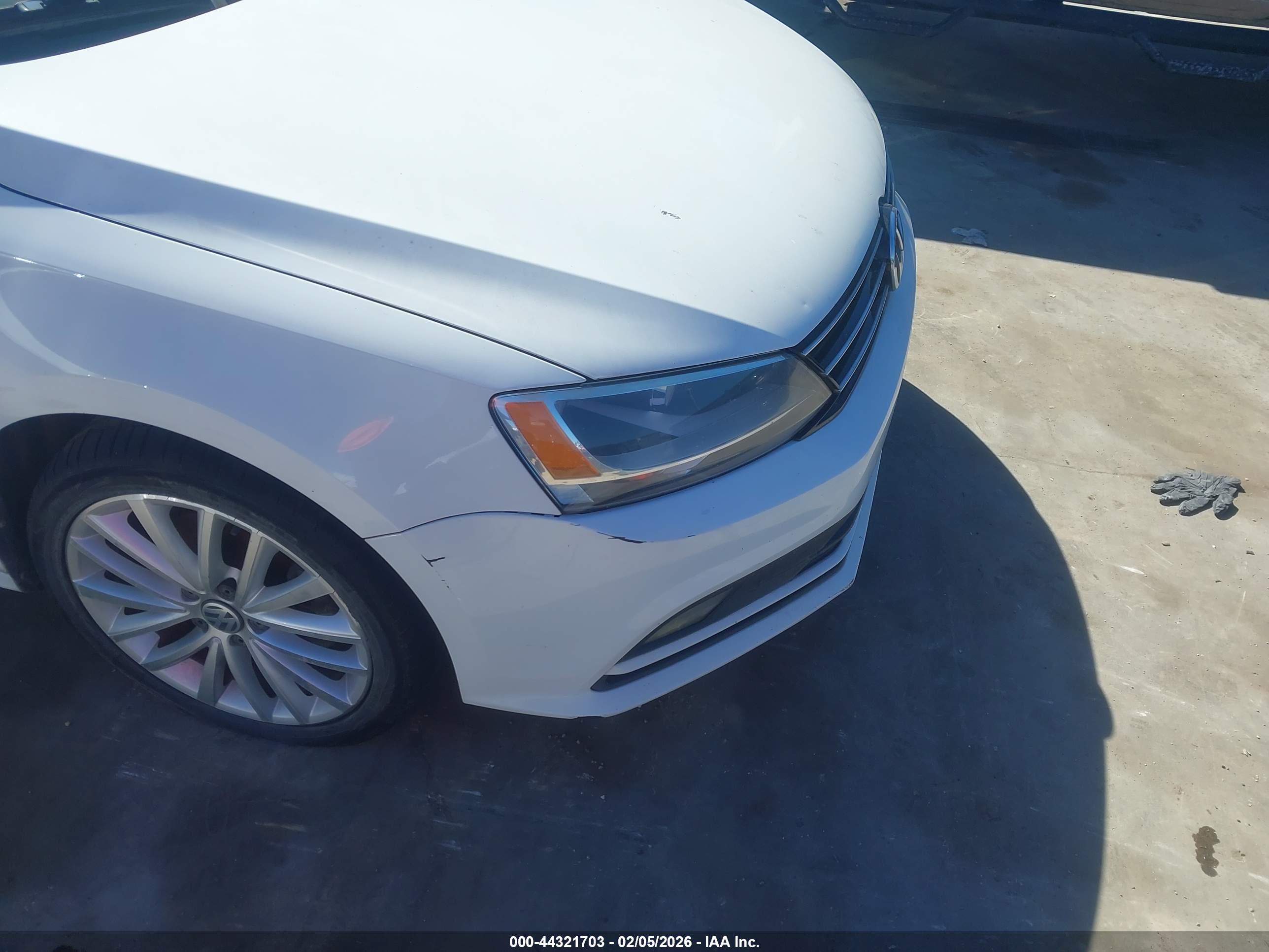 VOLKSWAGEN JETTA image 6