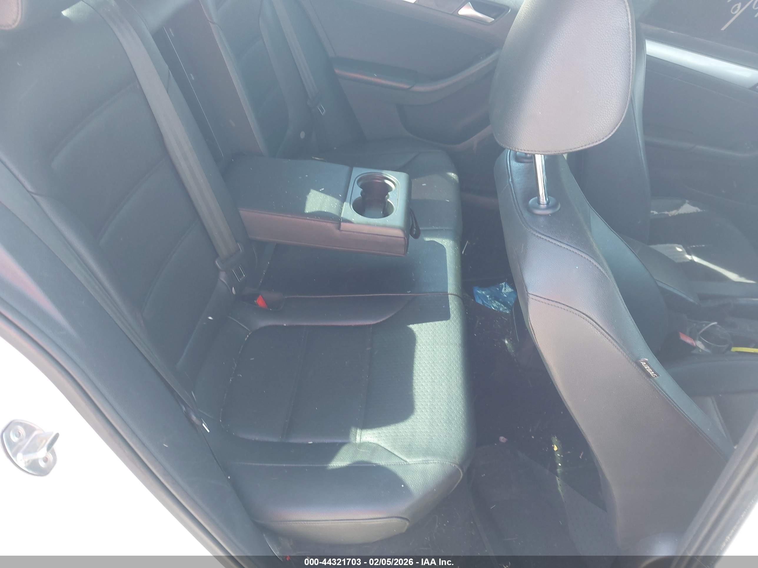 VOLKSWAGEN JETTA image 8