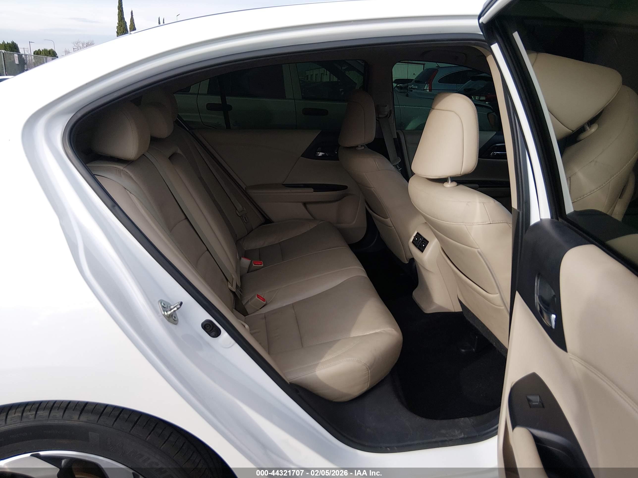 HONDA ACCORD image 8