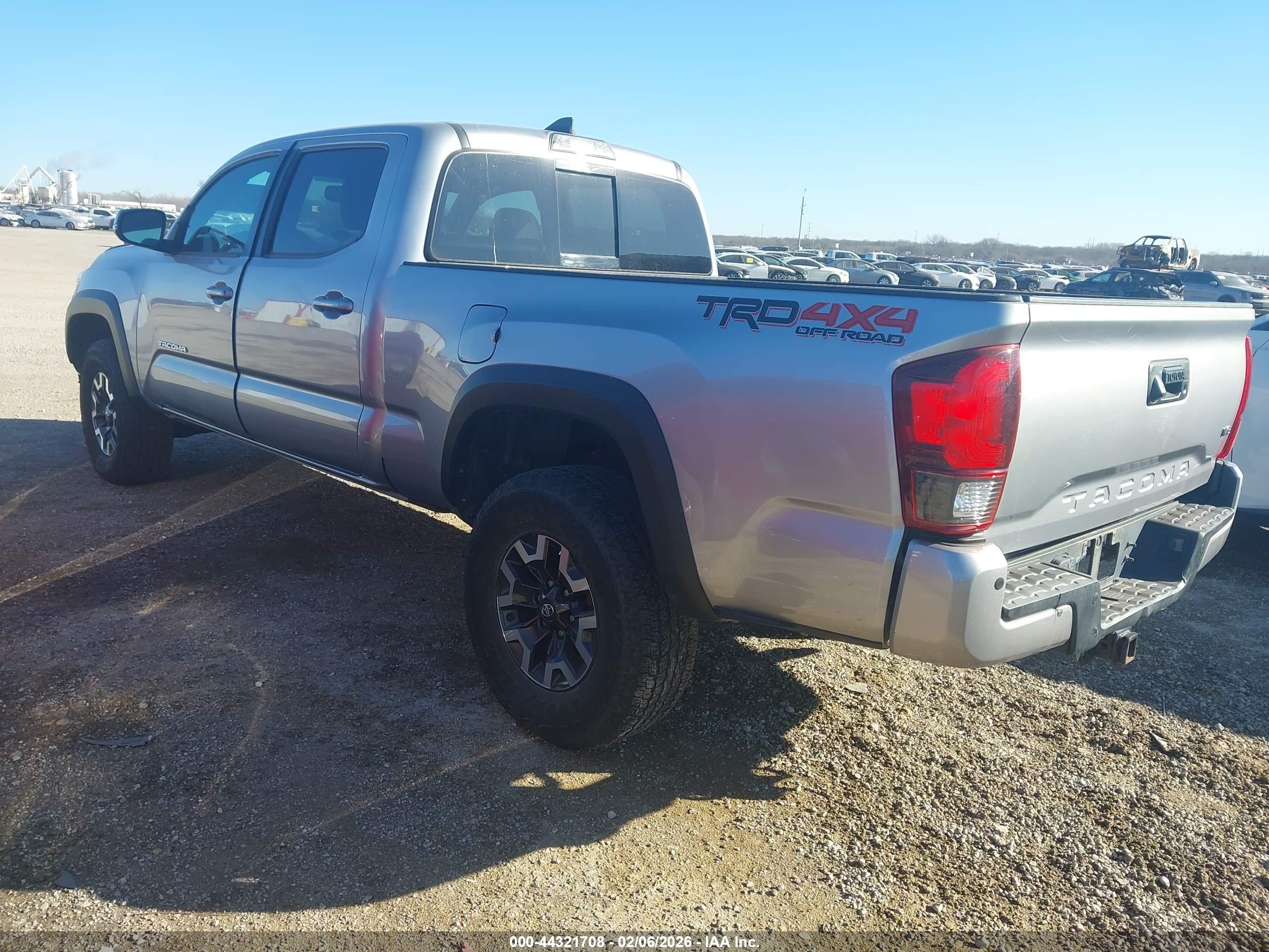 TOYOTA TACOMA image 3