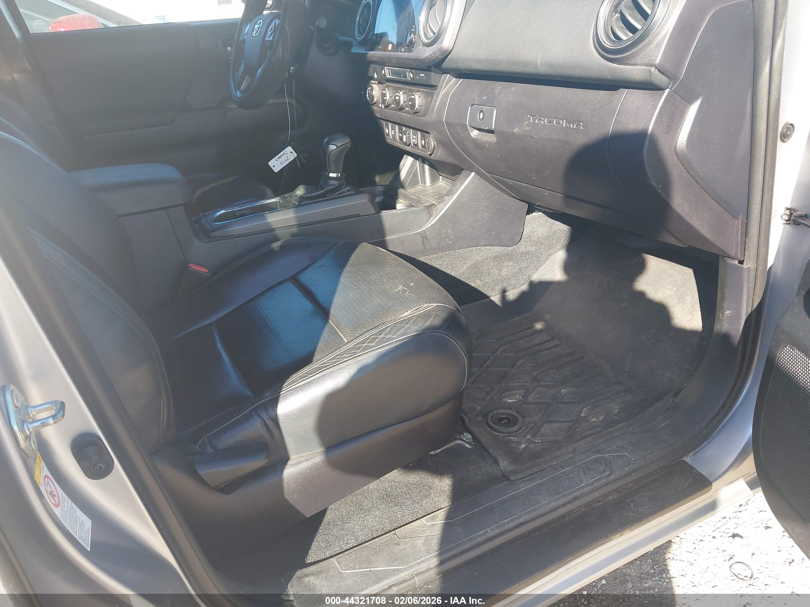 TOYOTA TACOMA image 5