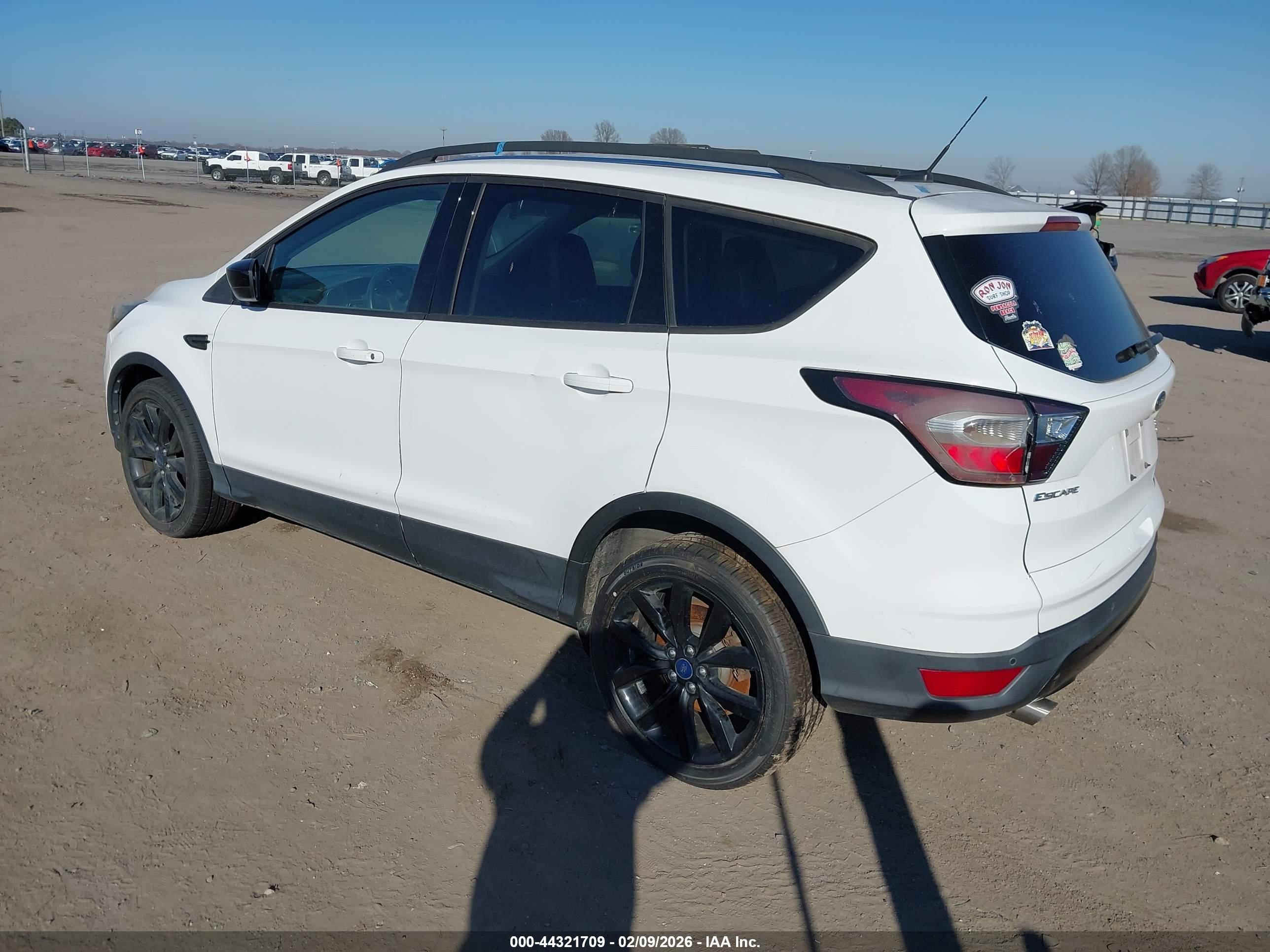 FORD ESCAPE image 3