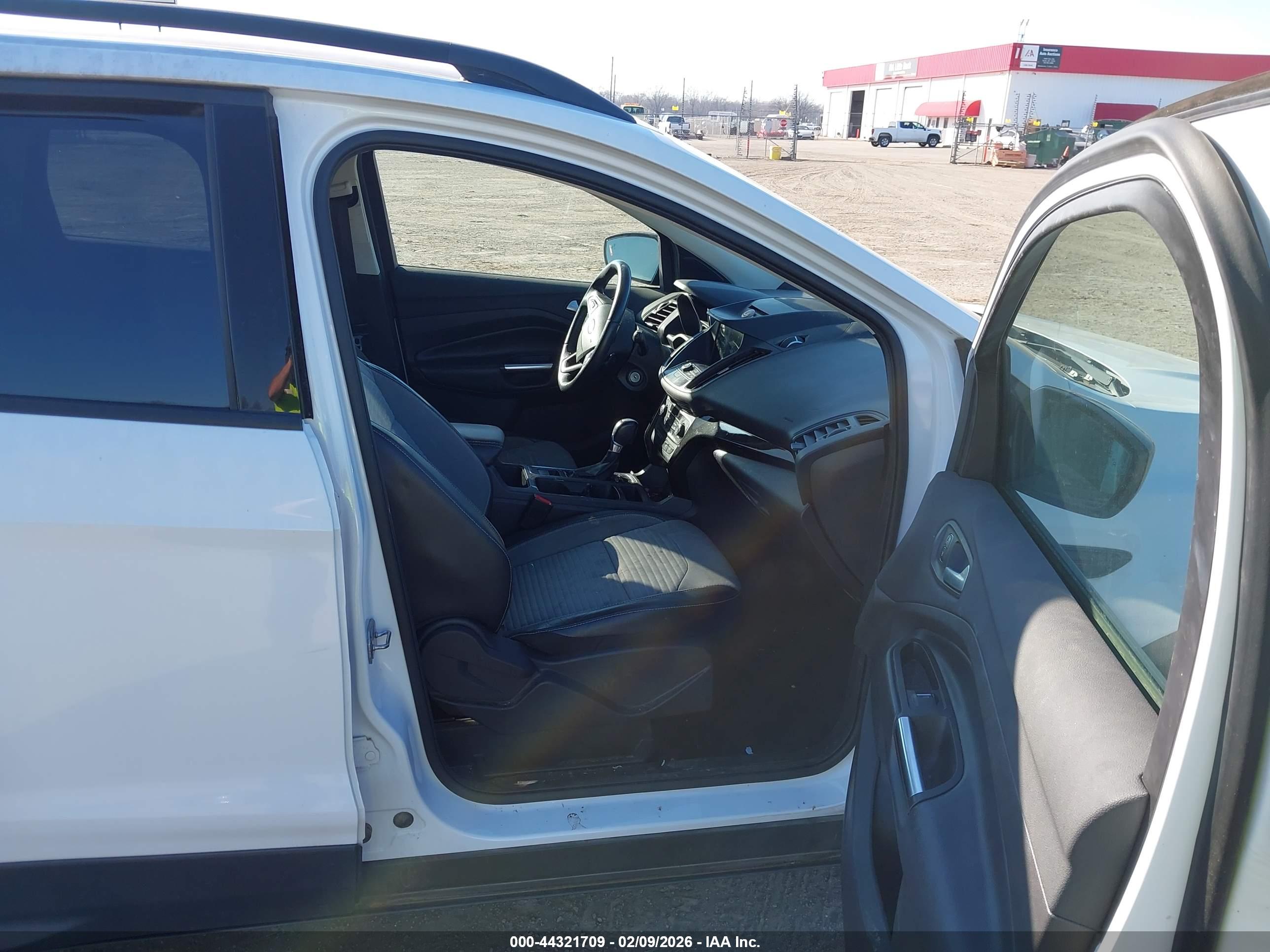 FORD ESCAPE image 5