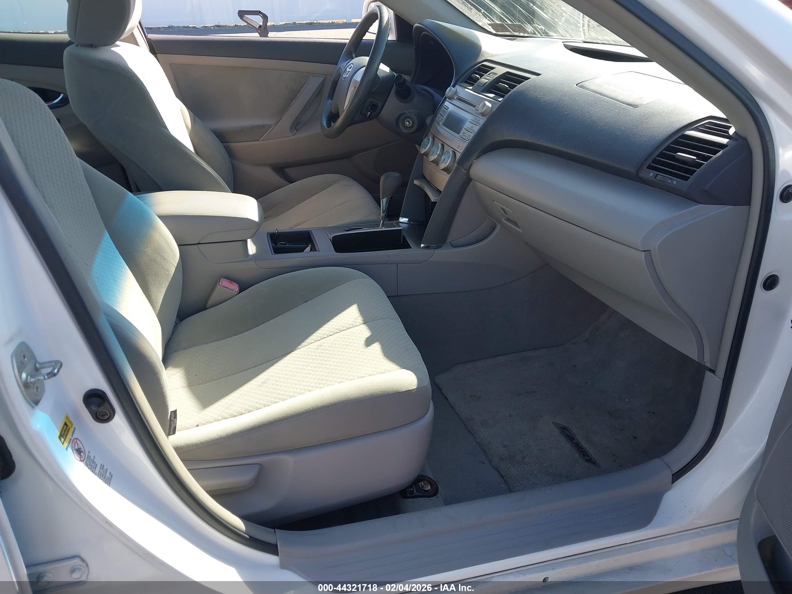 TOYOTA CAMRY image 5