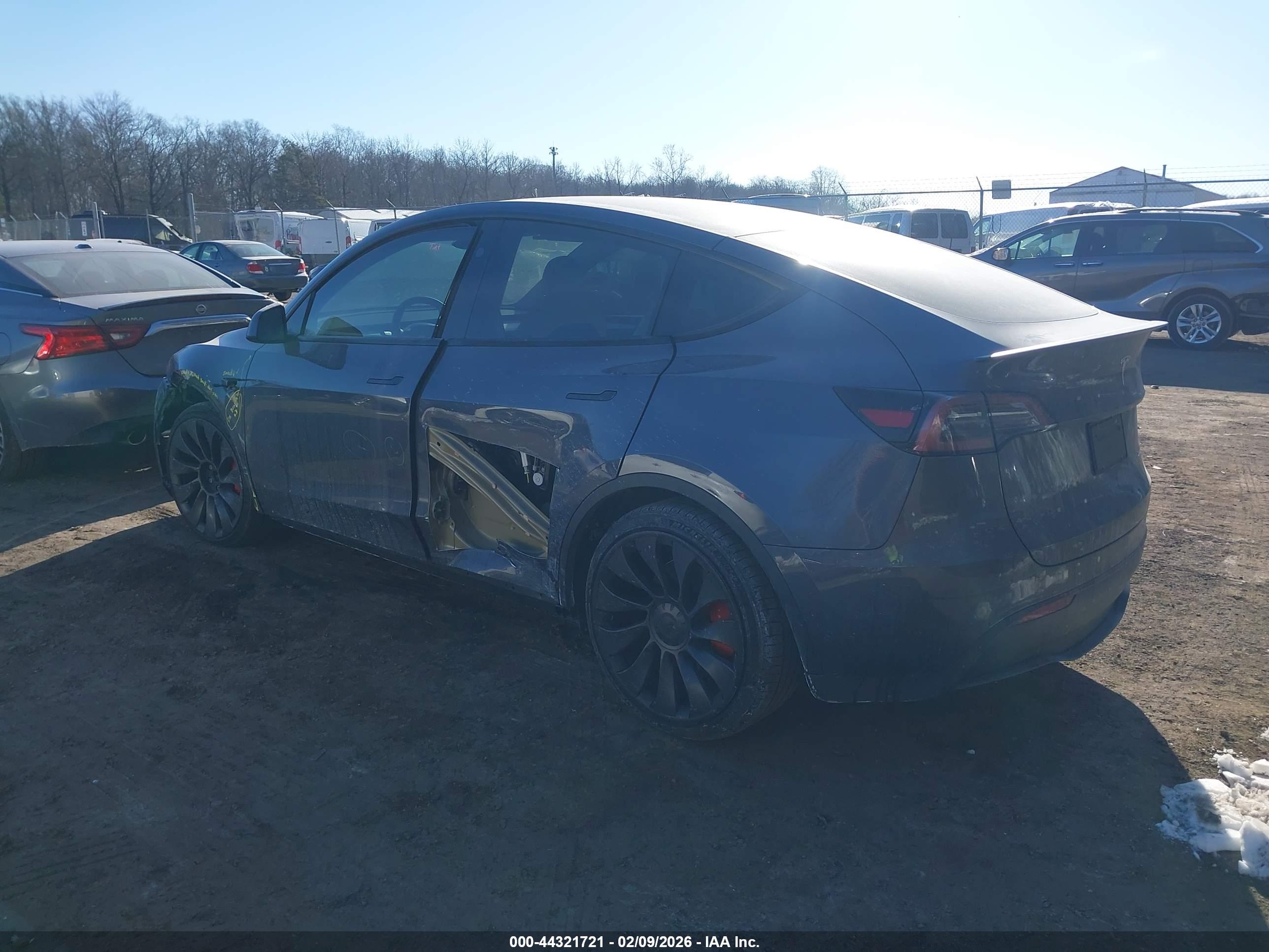 TESLA MODEL image 3