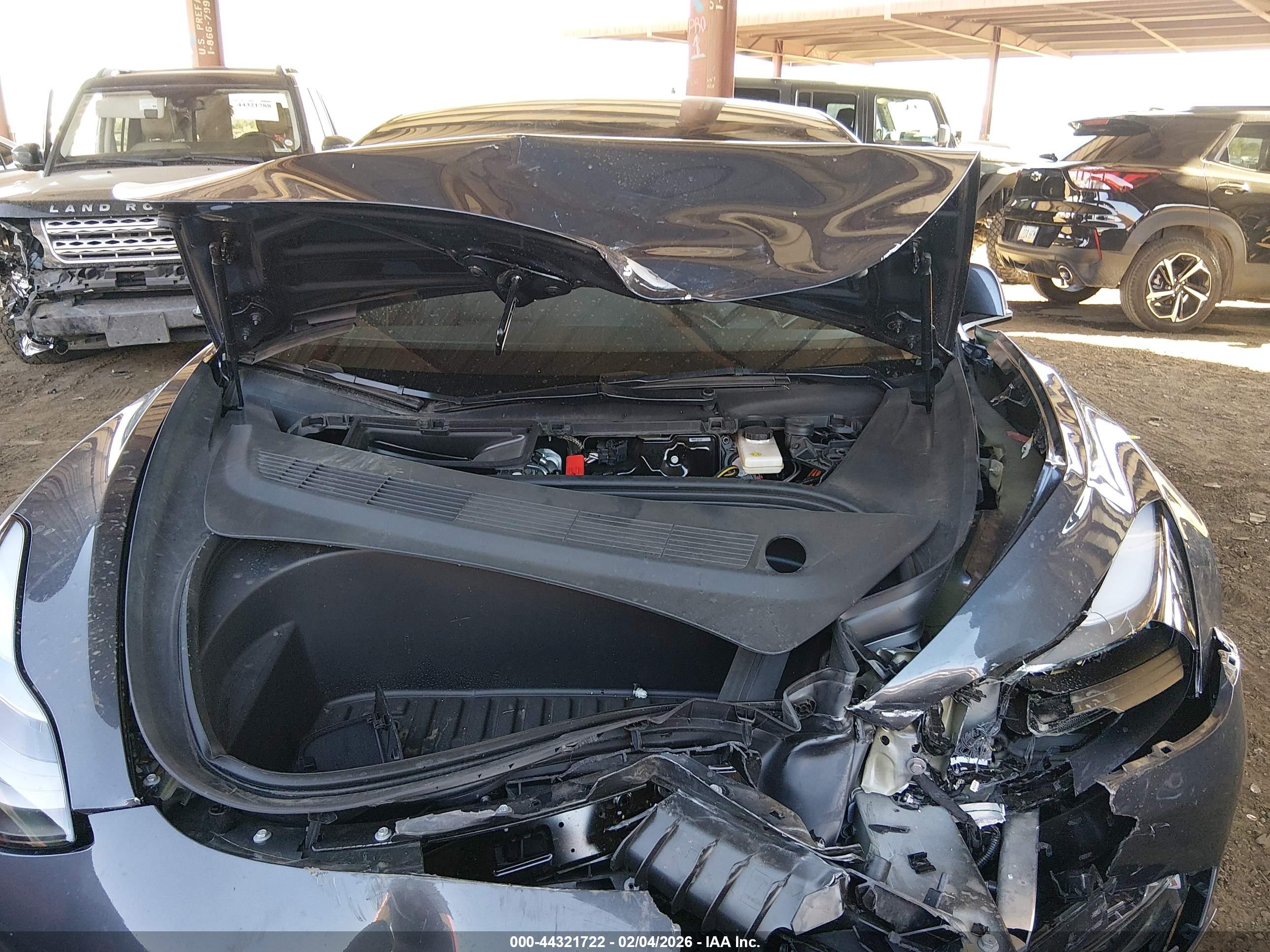 TESLA MODEL image 10