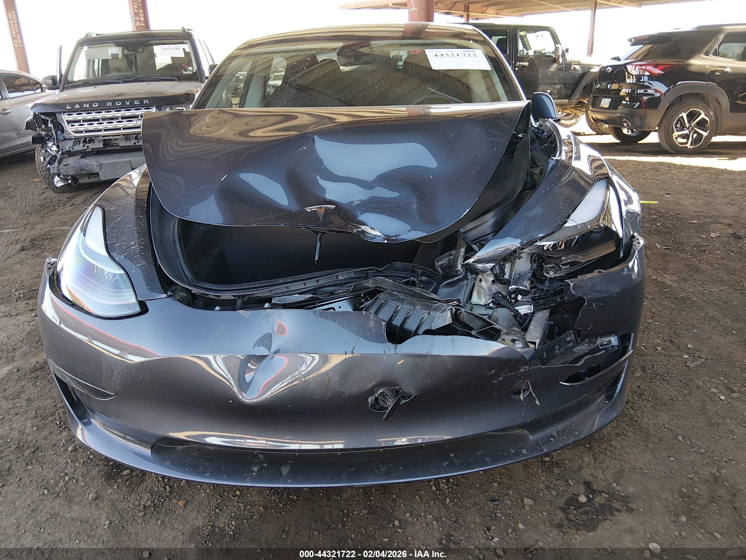 TESLA MODEL image 6