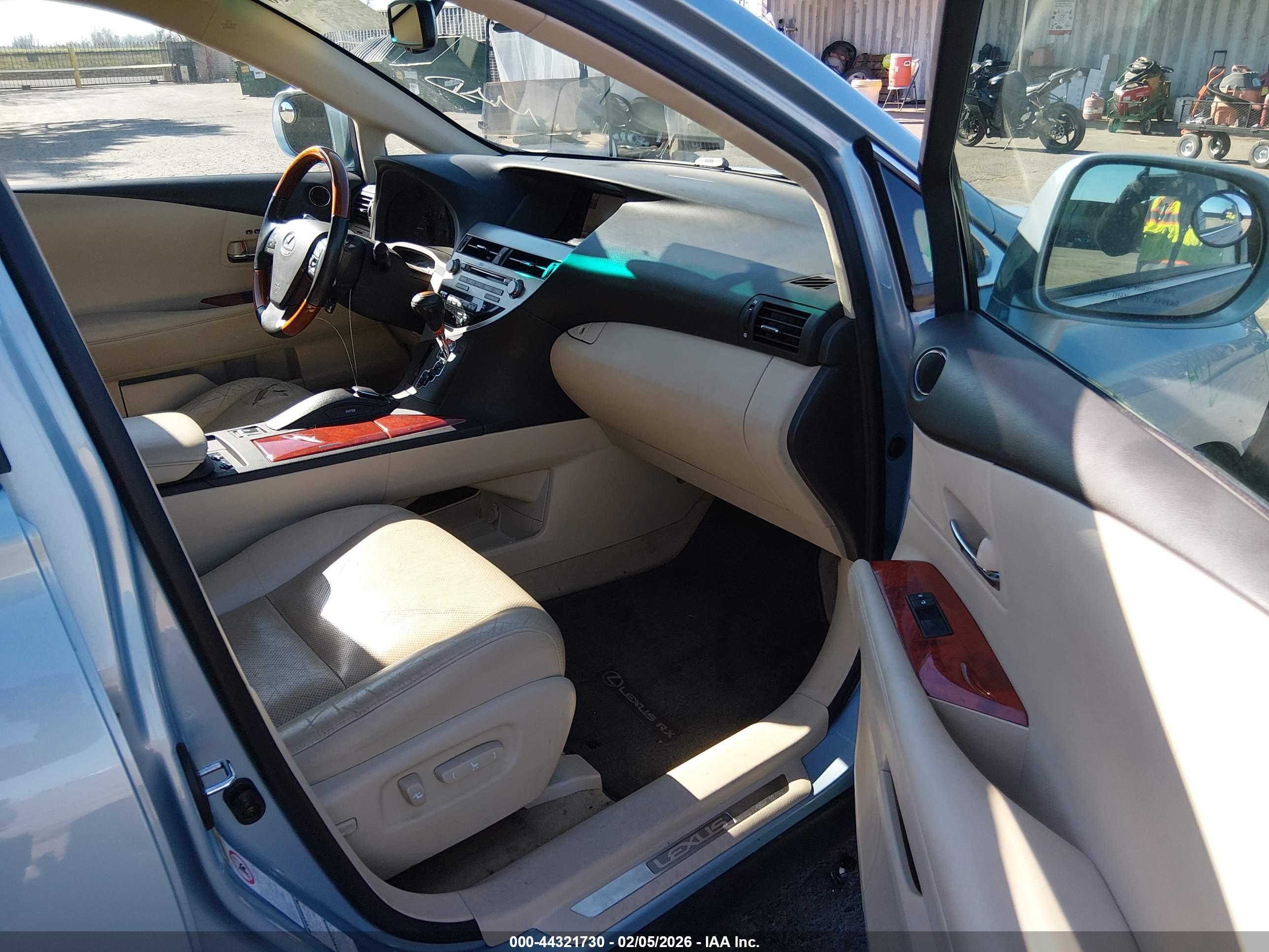 LEXUS RX image 5