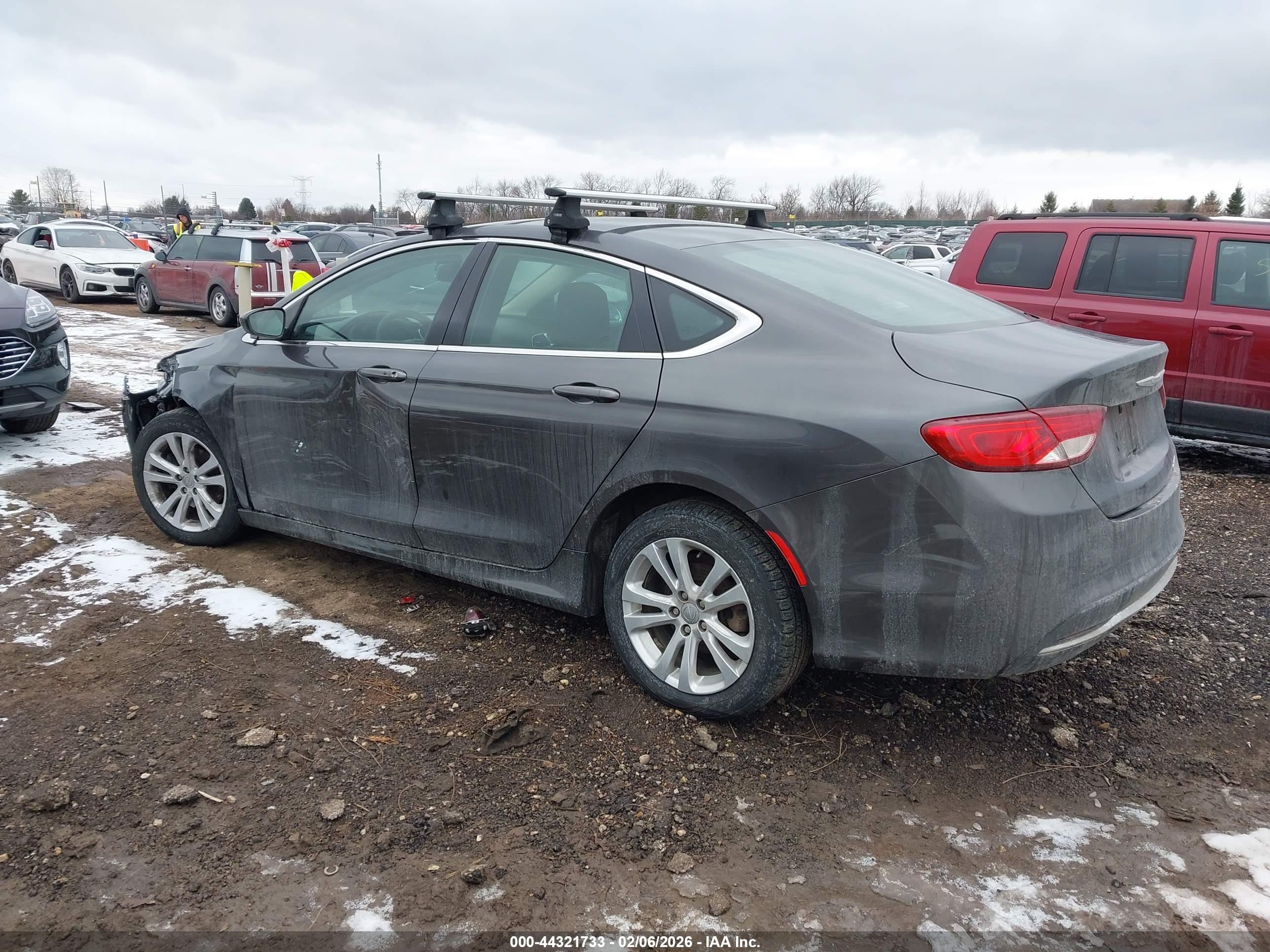 CHRYSLER 200 image 3