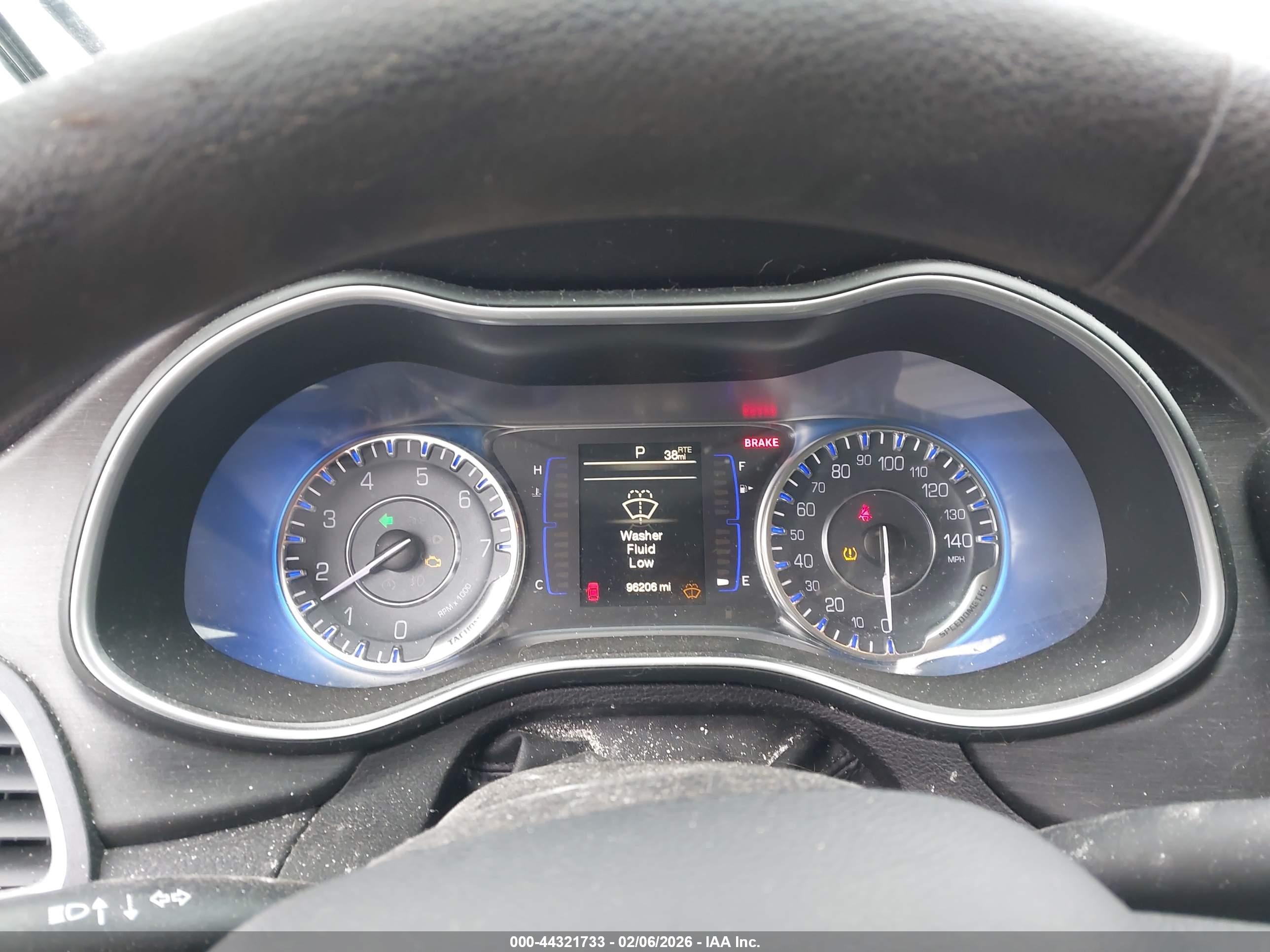 CHRYSLER 200 image 7