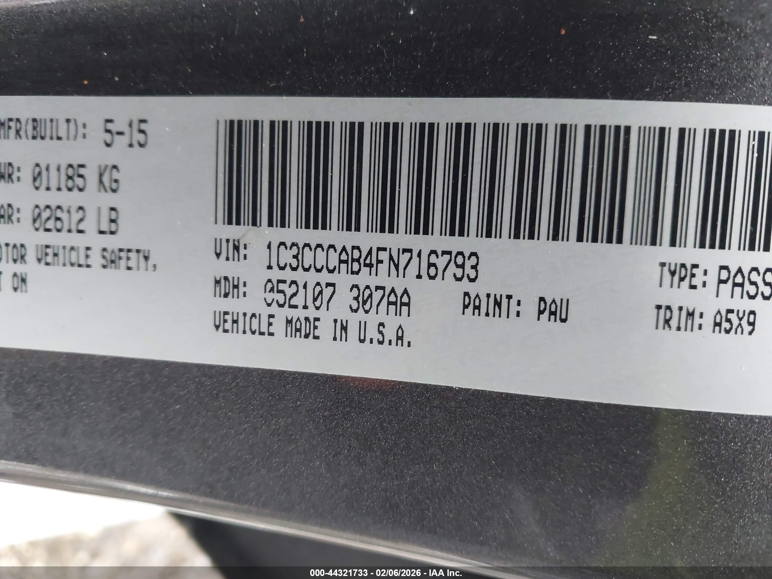 CHRYSLER 200 image 9