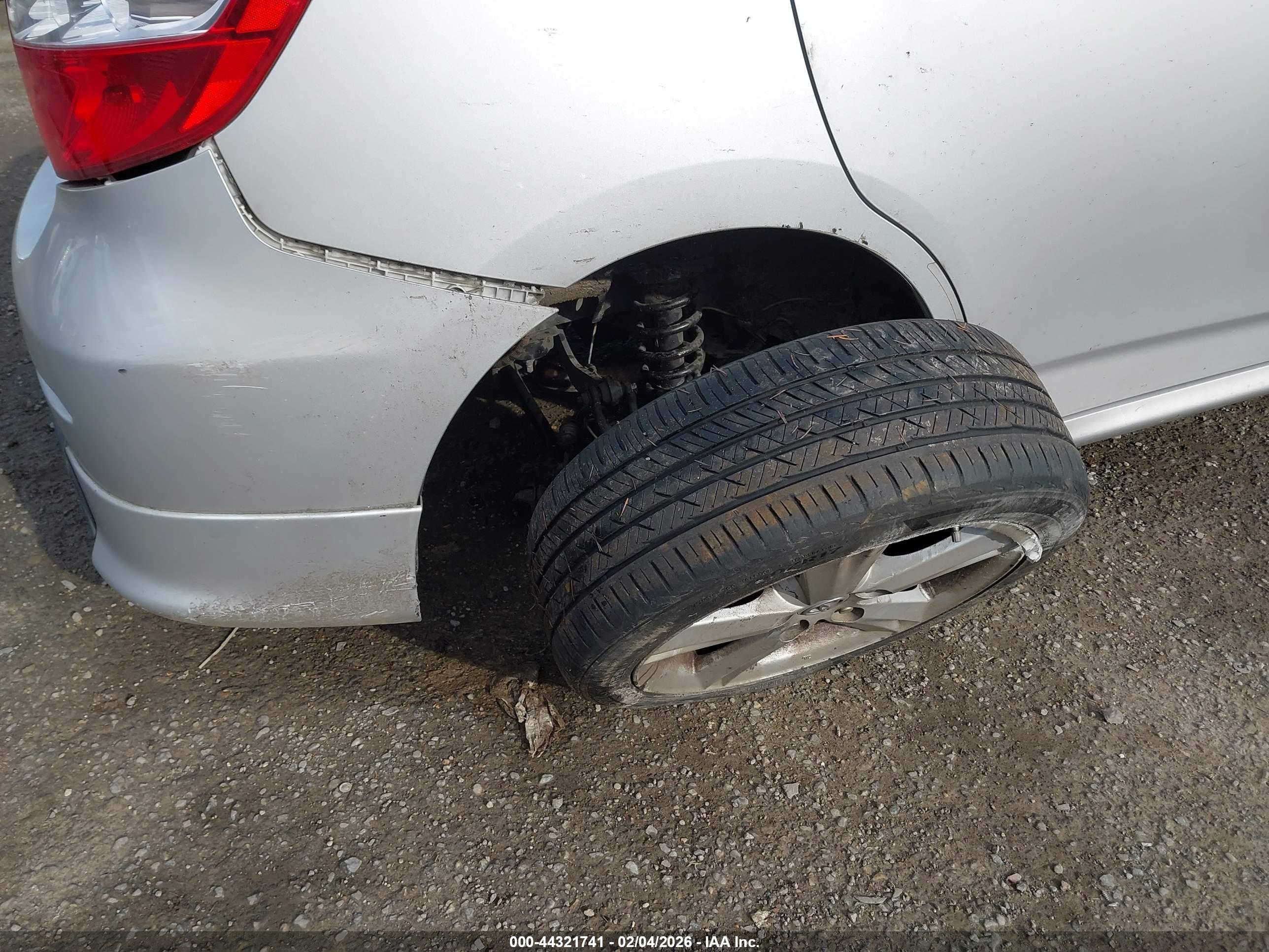 TOYOTA MATRIX image 6