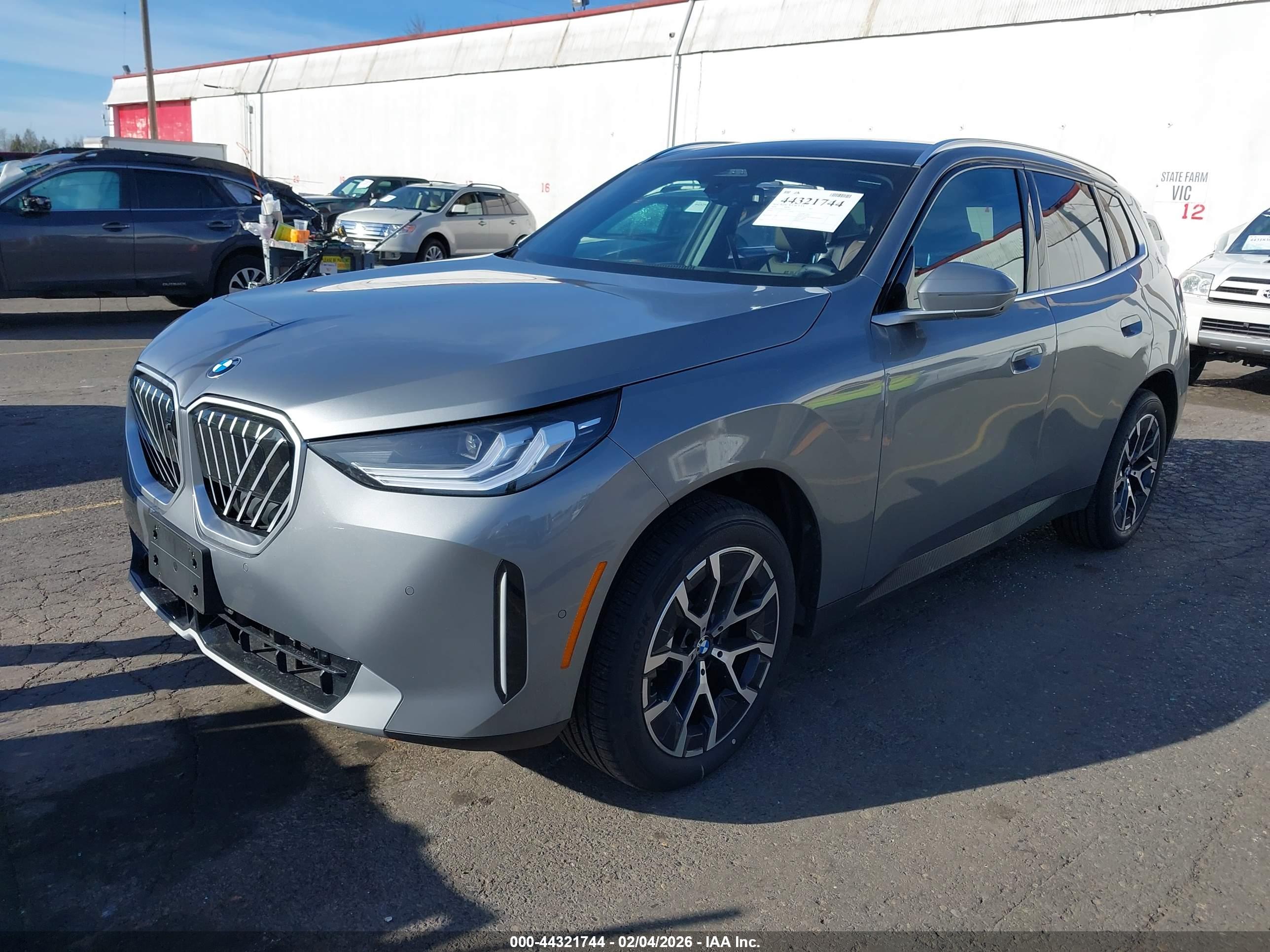 BMW X3 image 2