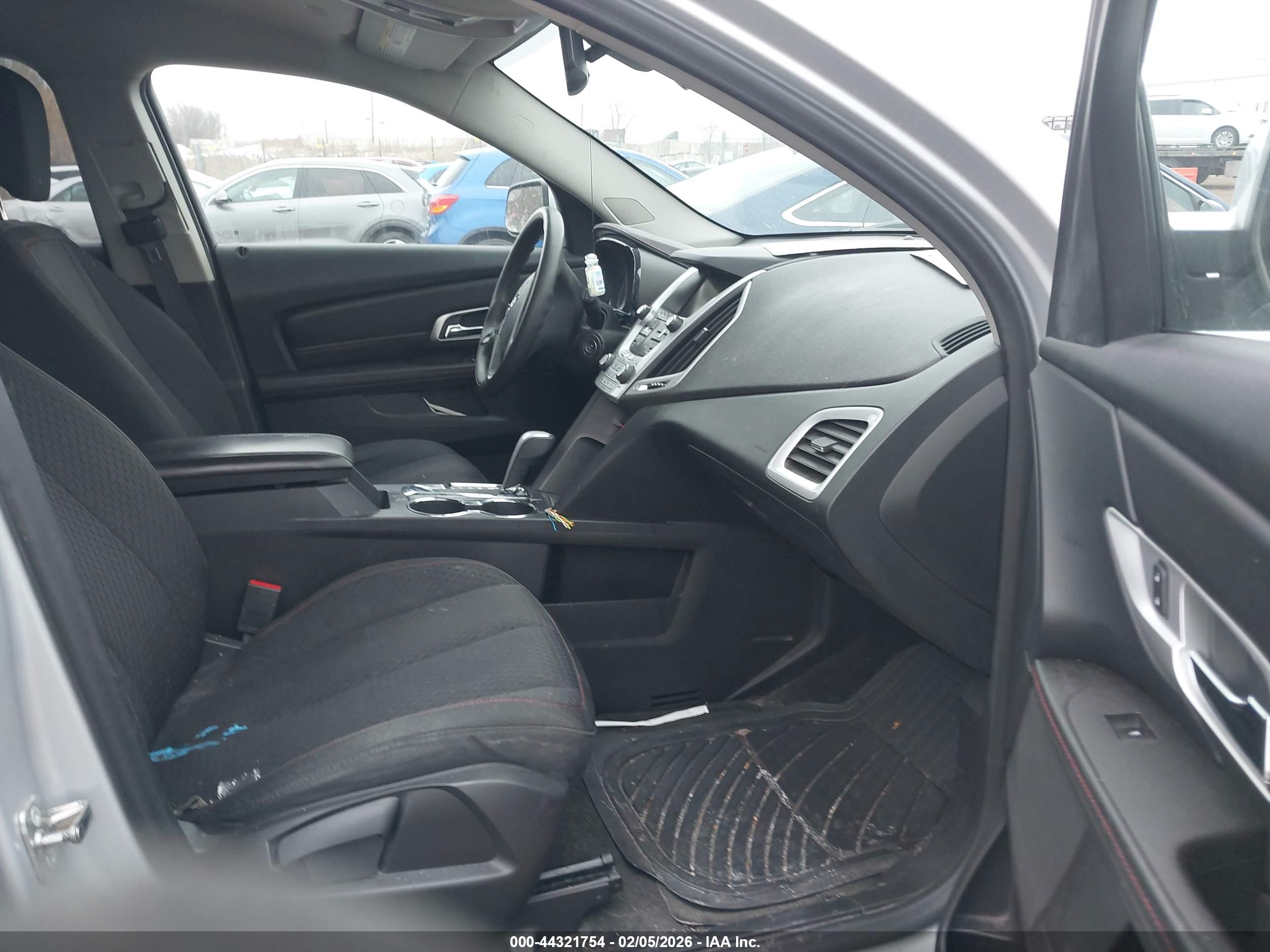 GMC TERRAIN image 5