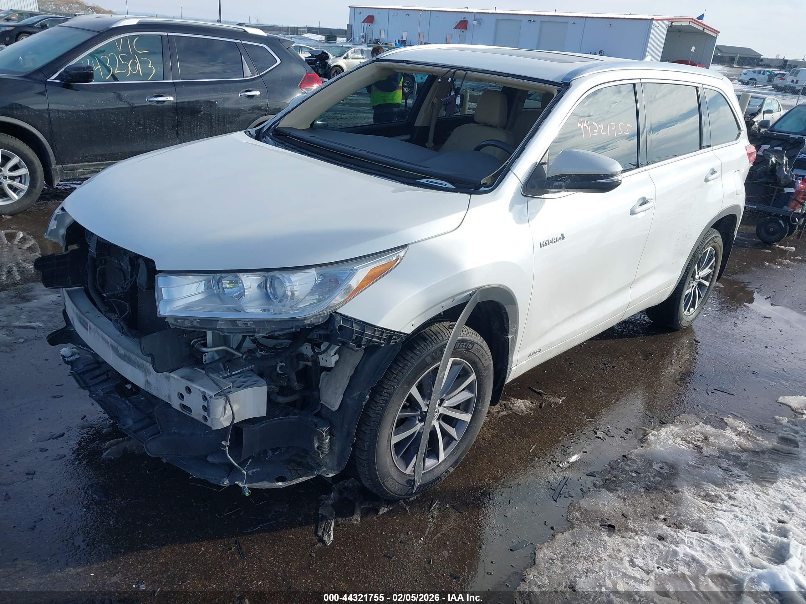 TOYOTA HIGHLANDER image 2