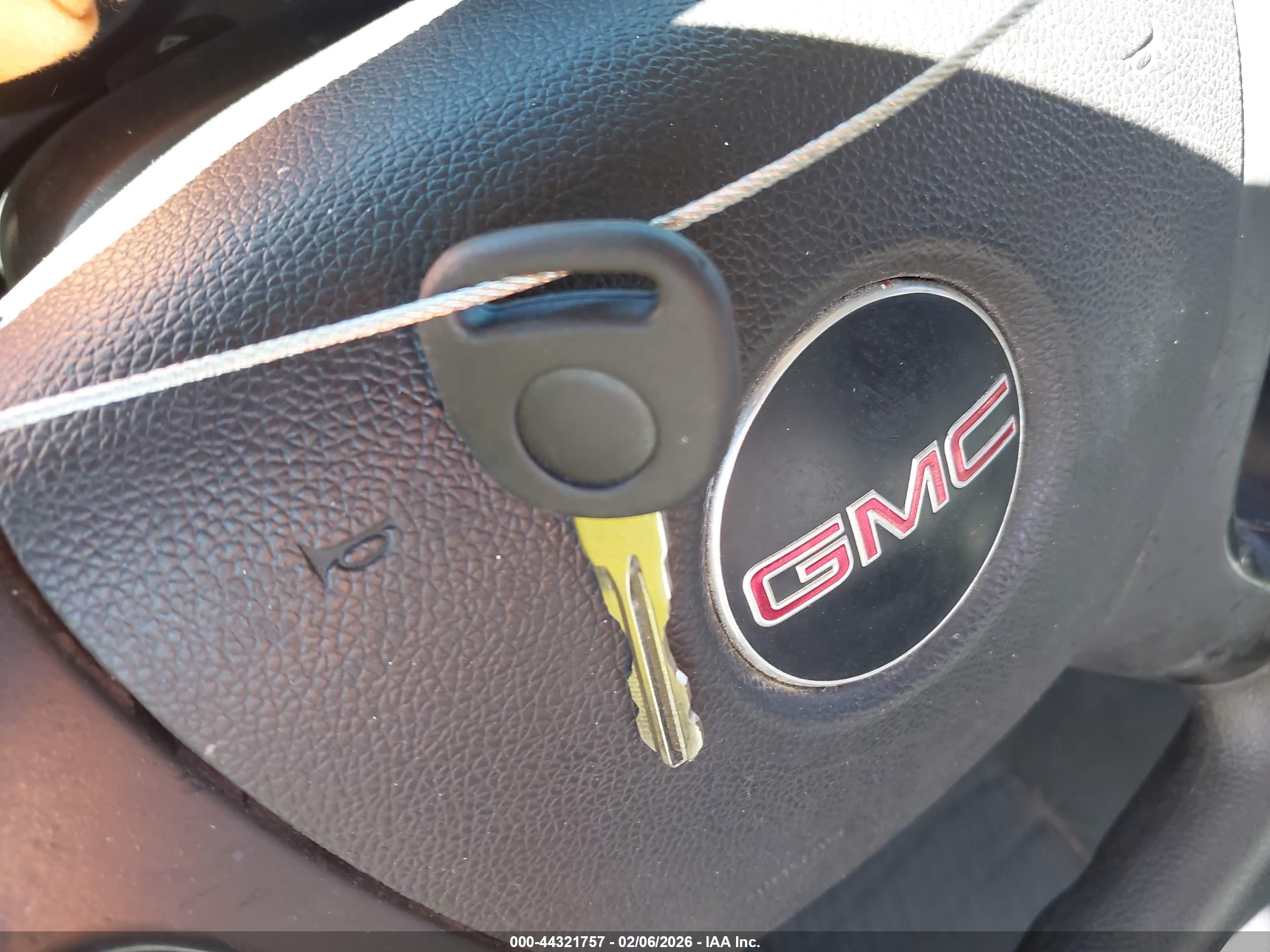 GMC SIERRA image 11