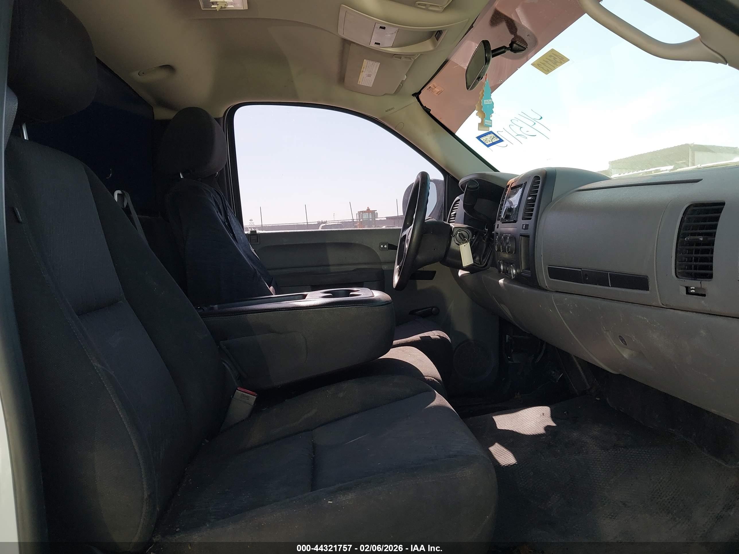 GMC SIERRA image 5