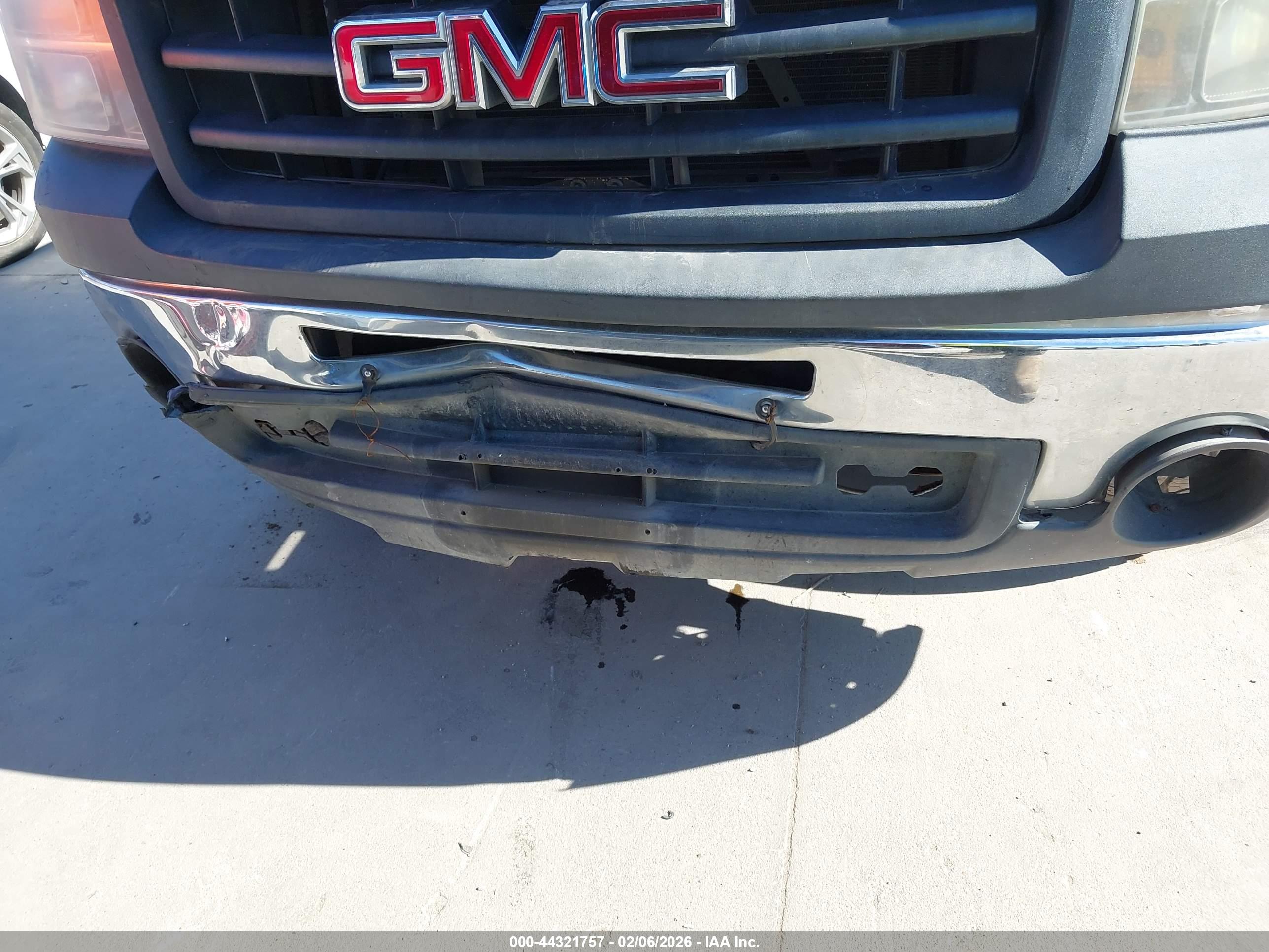 GMC SIERRA image 6