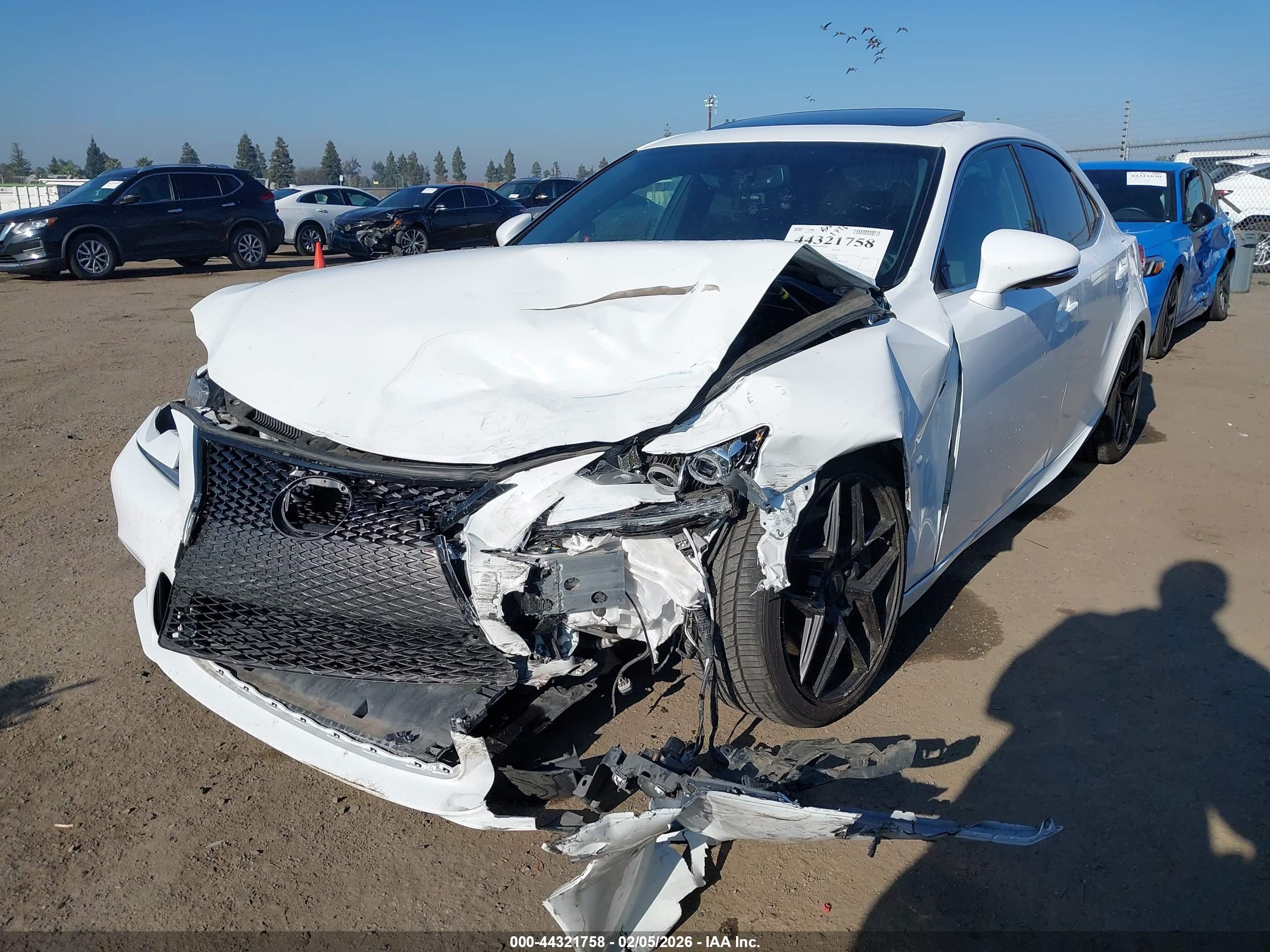 LEXUS IS image 2