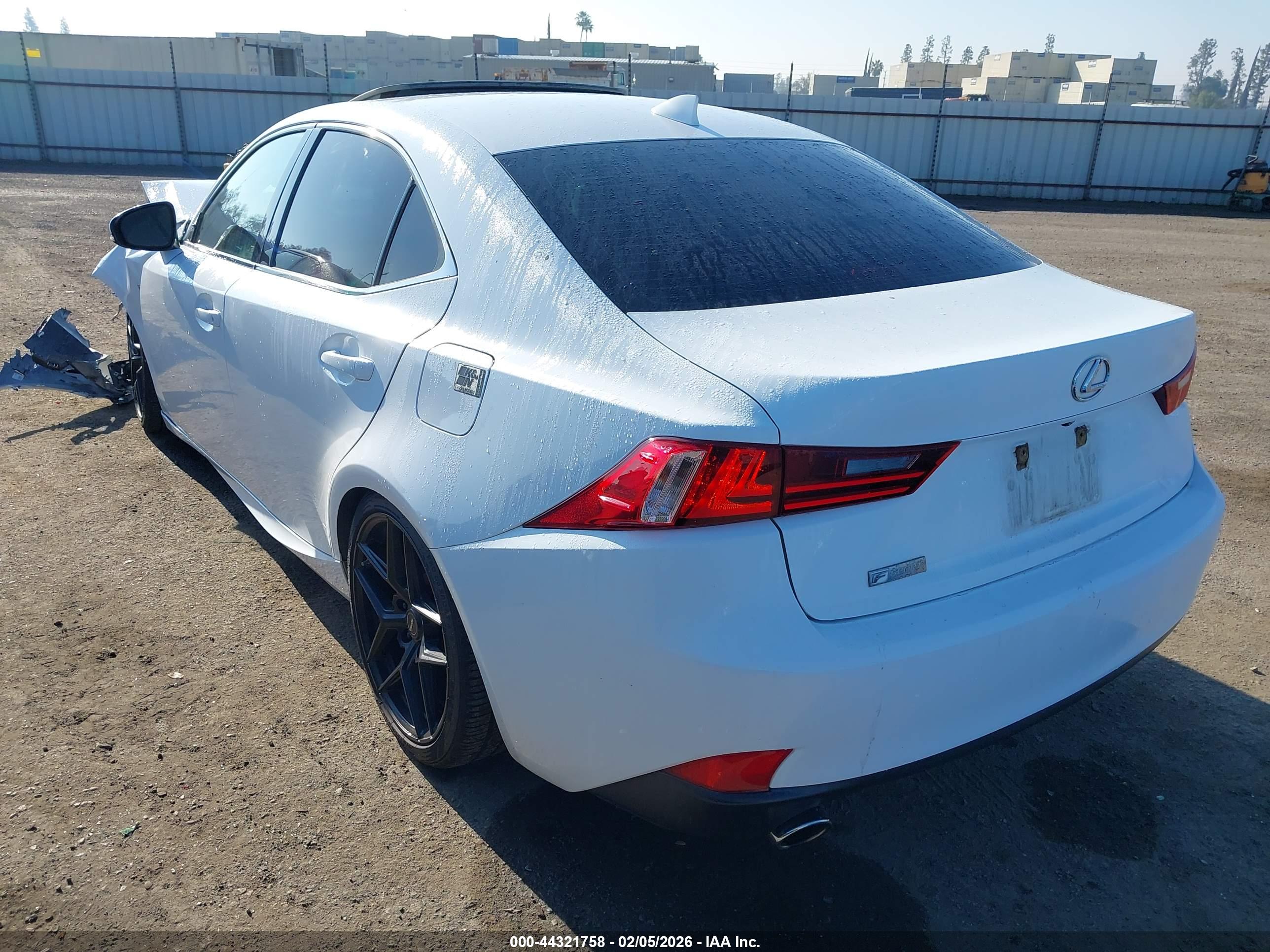 LEXUS IS image 3
