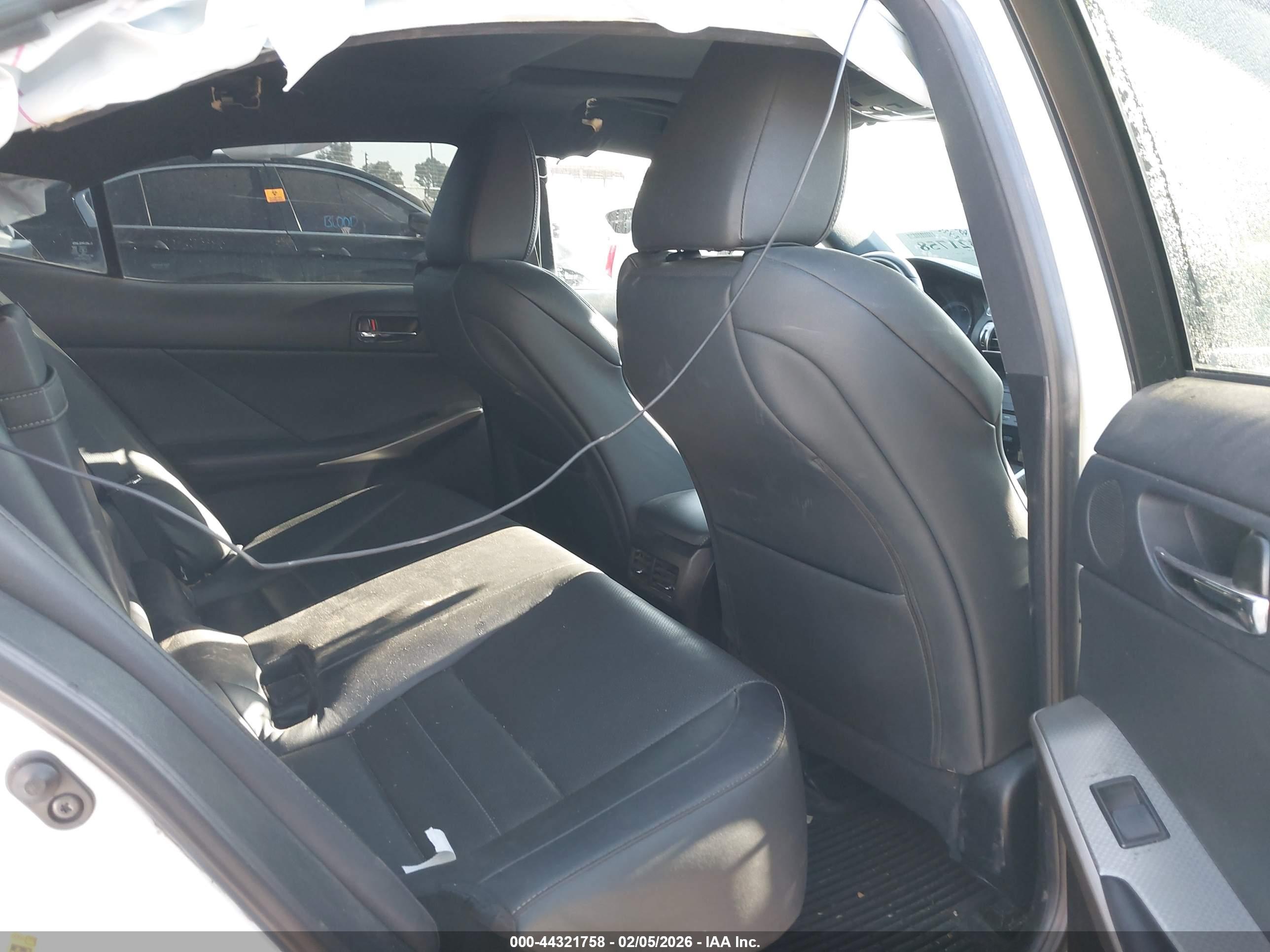 LEXUS IS image 8