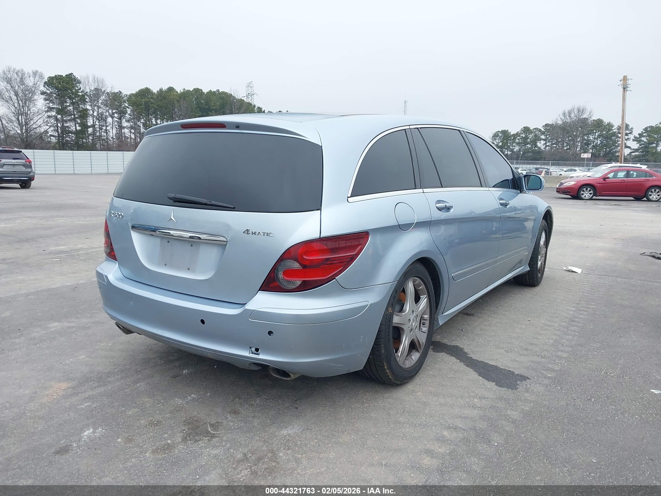 MERCEDES-BENZ R image 4
