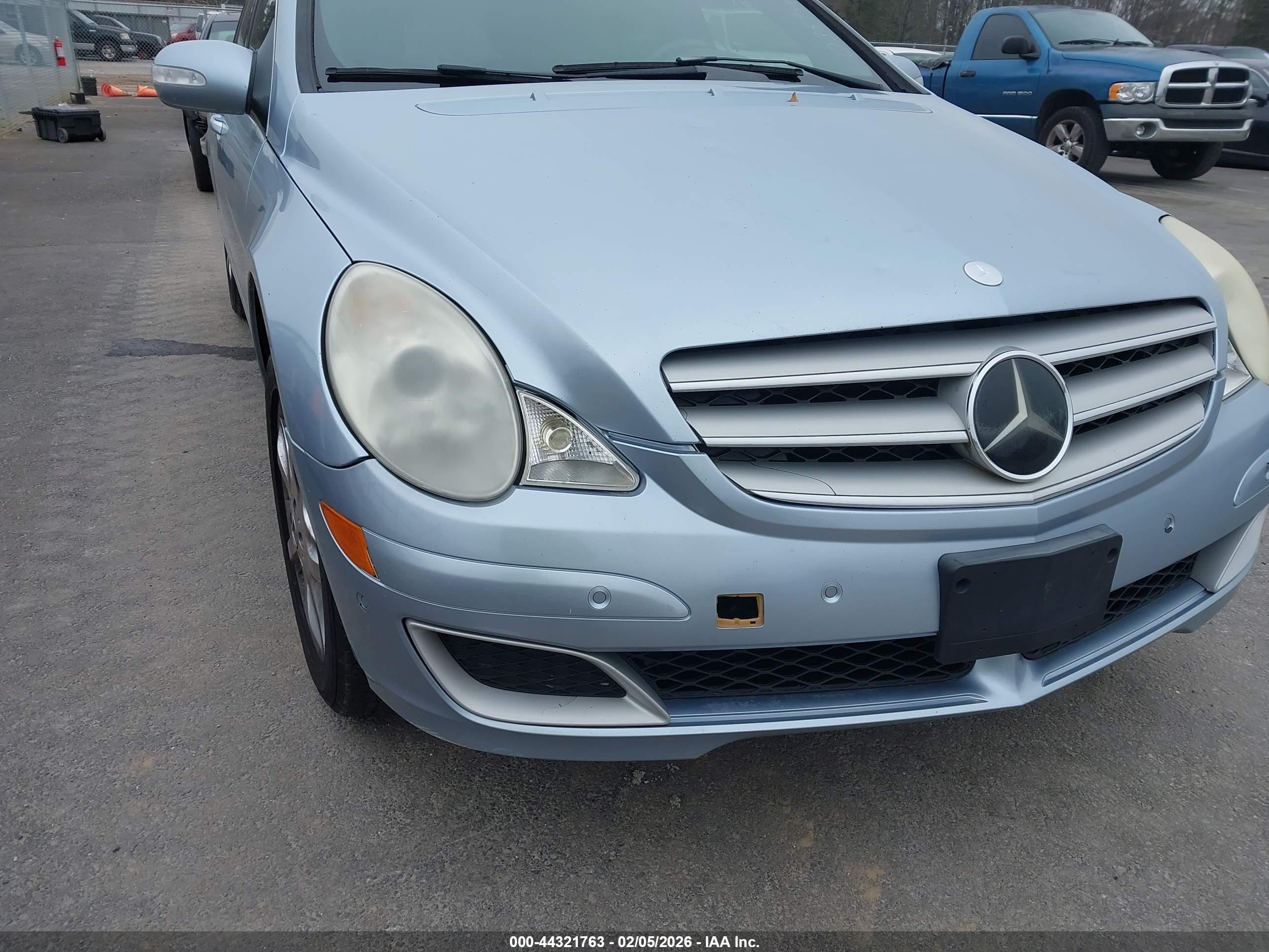 MERCEDES-BENZ R image 6