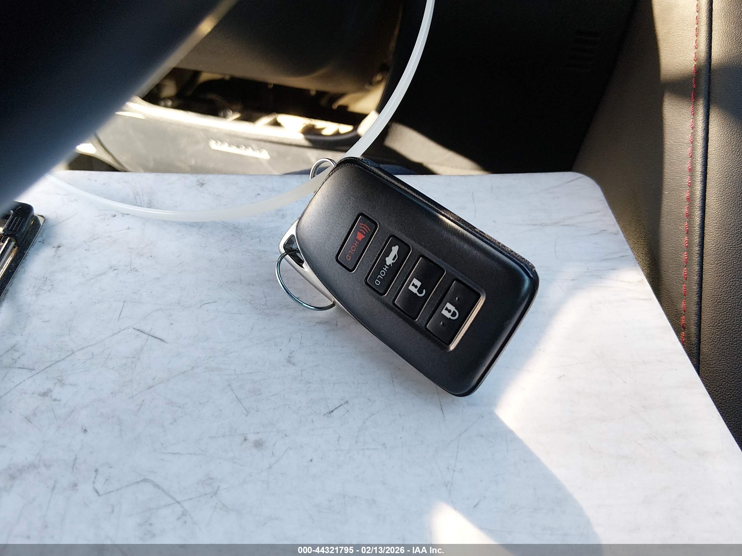 LEXUS IS image 11