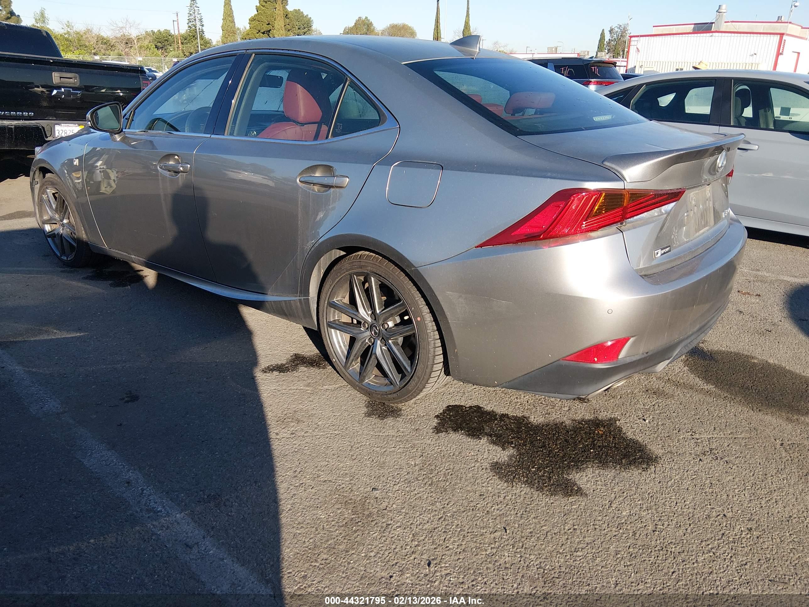 LEXUS IS image 3