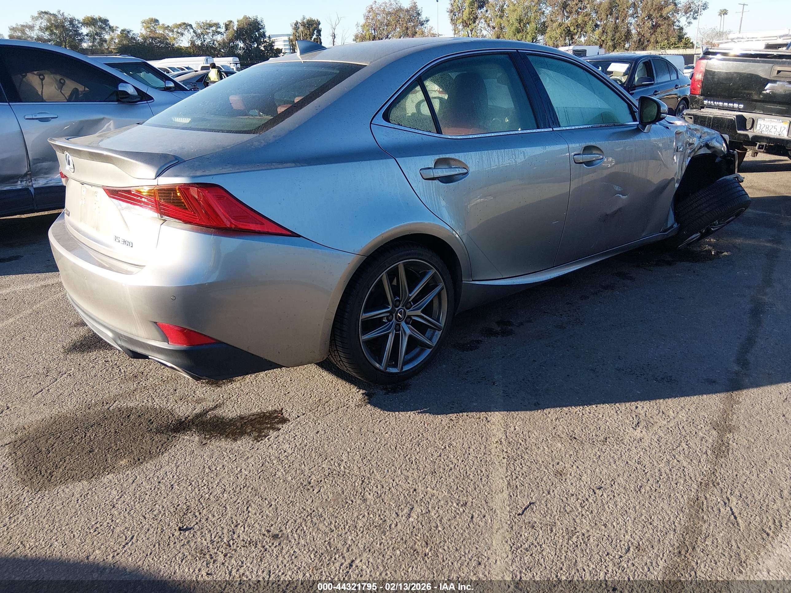 LEXUS IS image 4