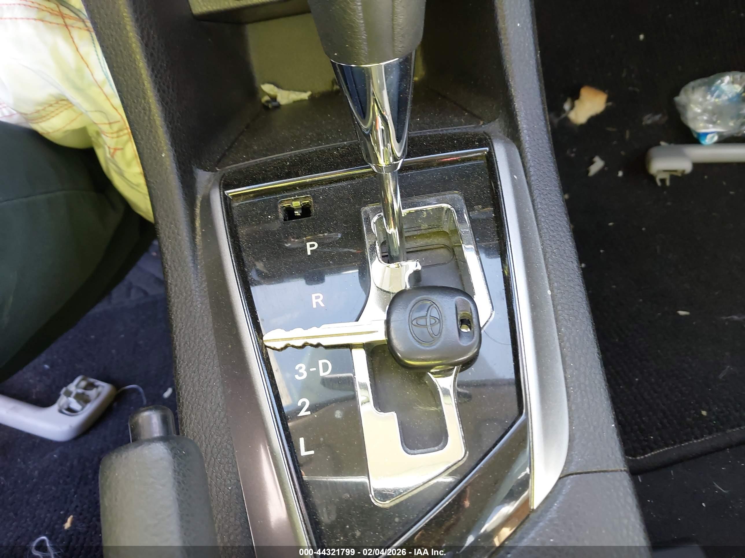 TOYOTA COROLLA image 11