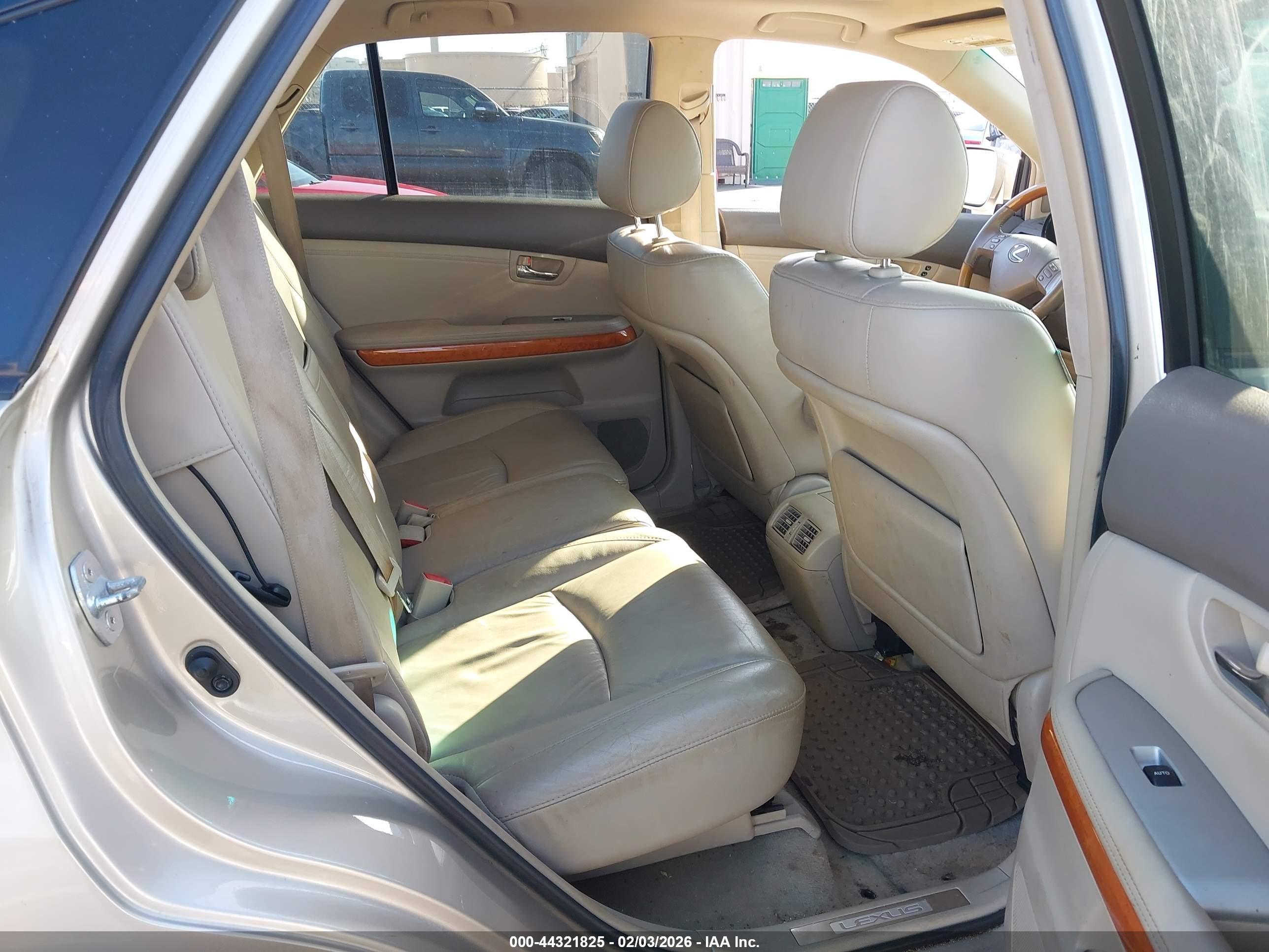 LEXUS RX image 8