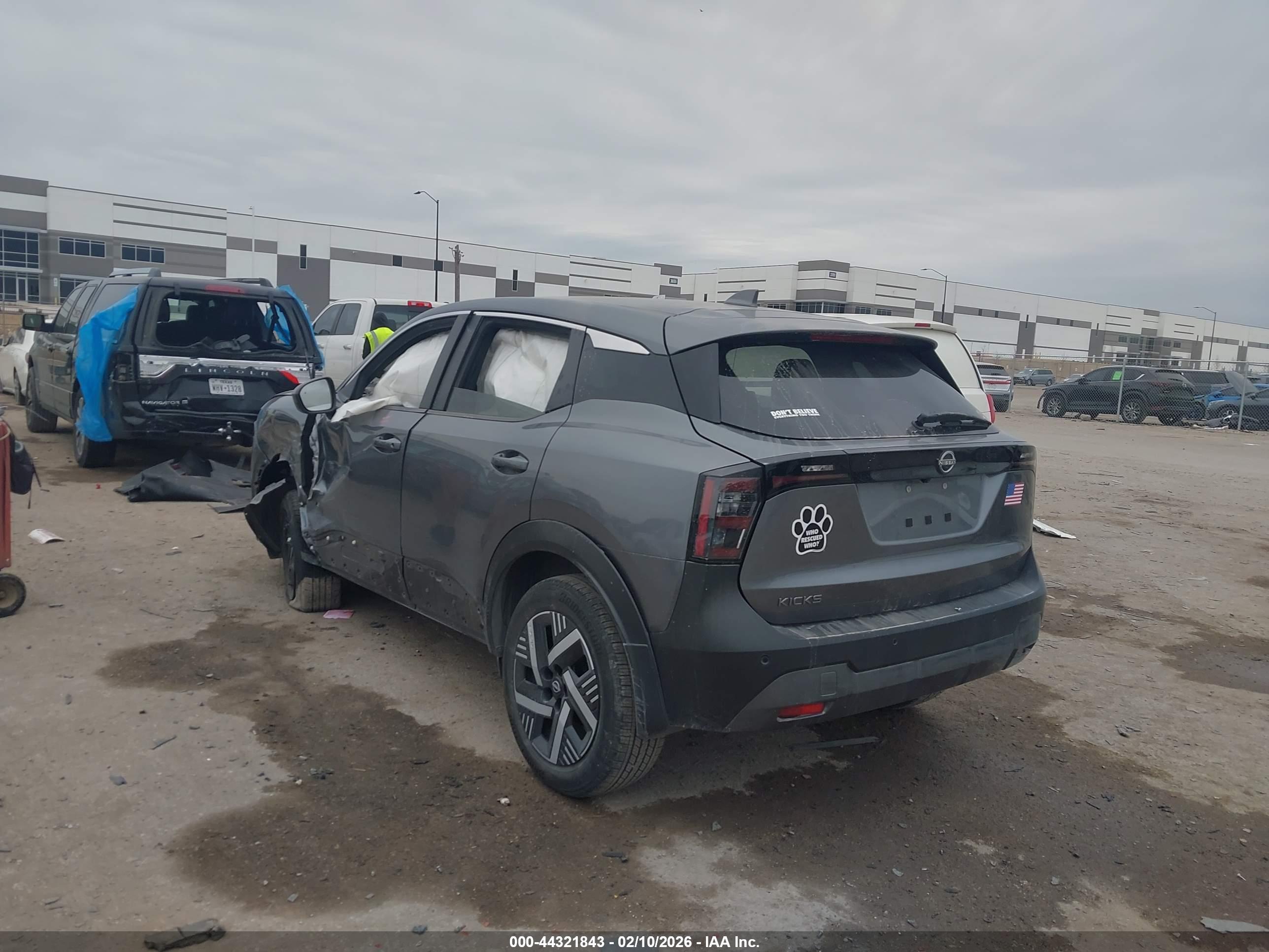 NISSAN KICKS image 3