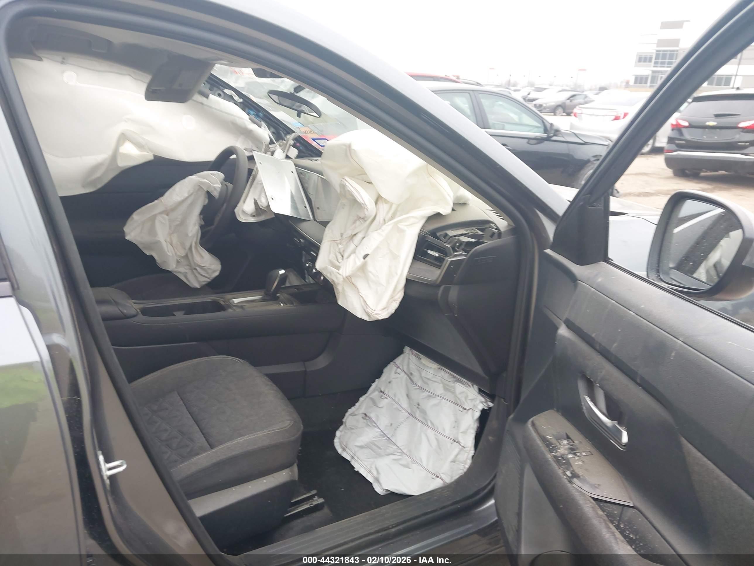 NISSAN KICKS image 5