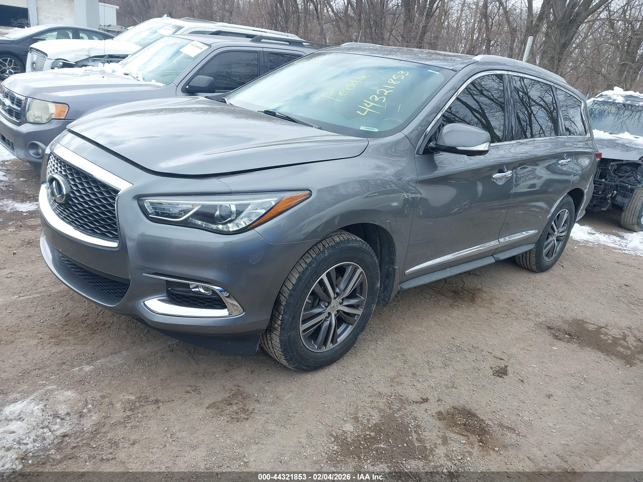 INFINITI QX60 image 2