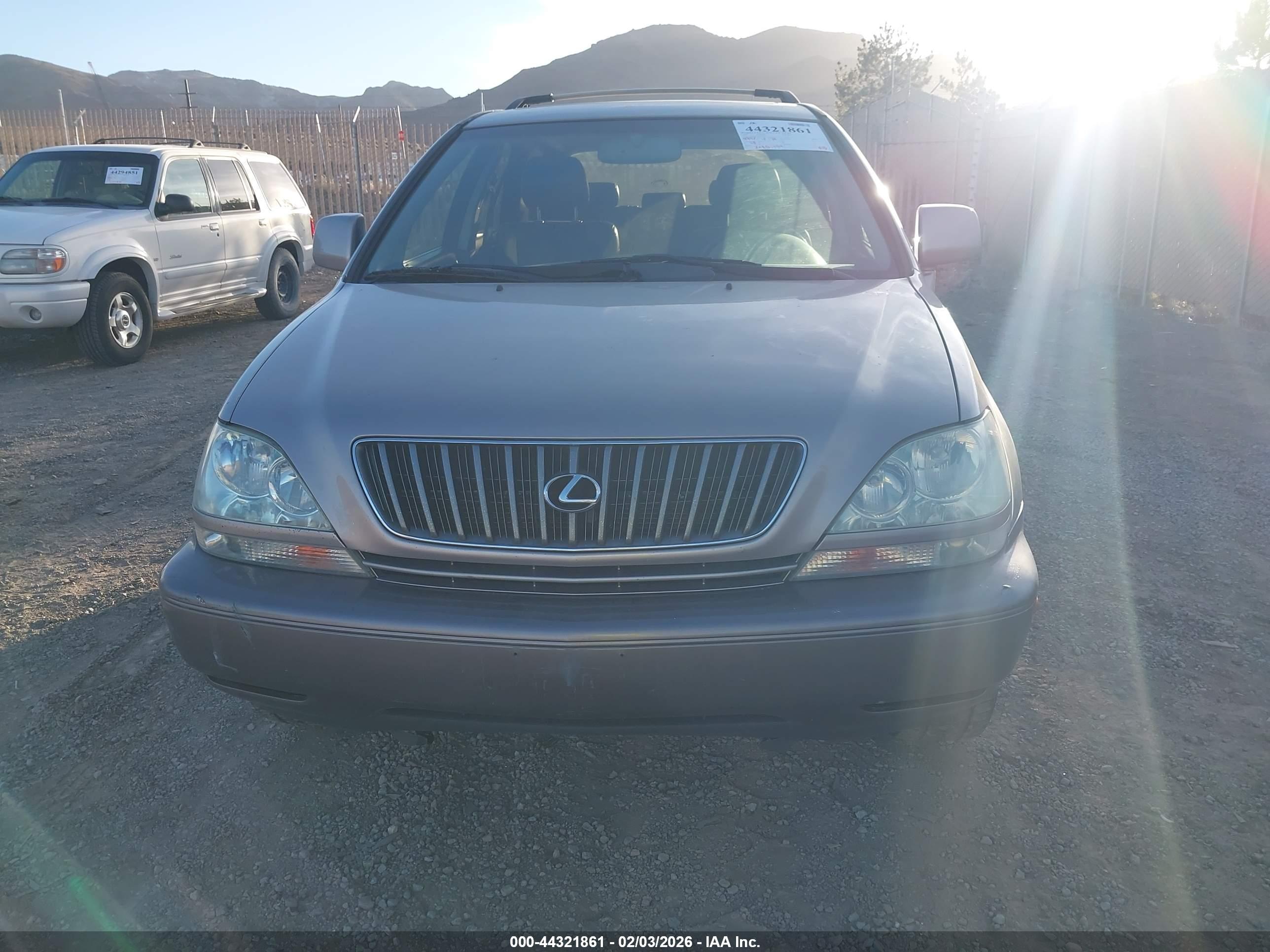 LEXUS RX image 6